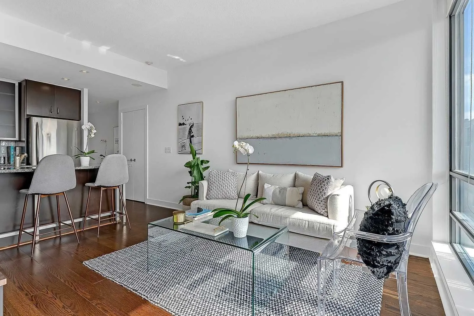 438 King Street W, #1906