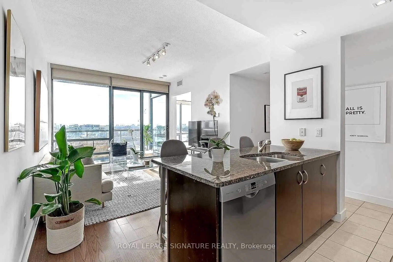 438 King Street W, #1906