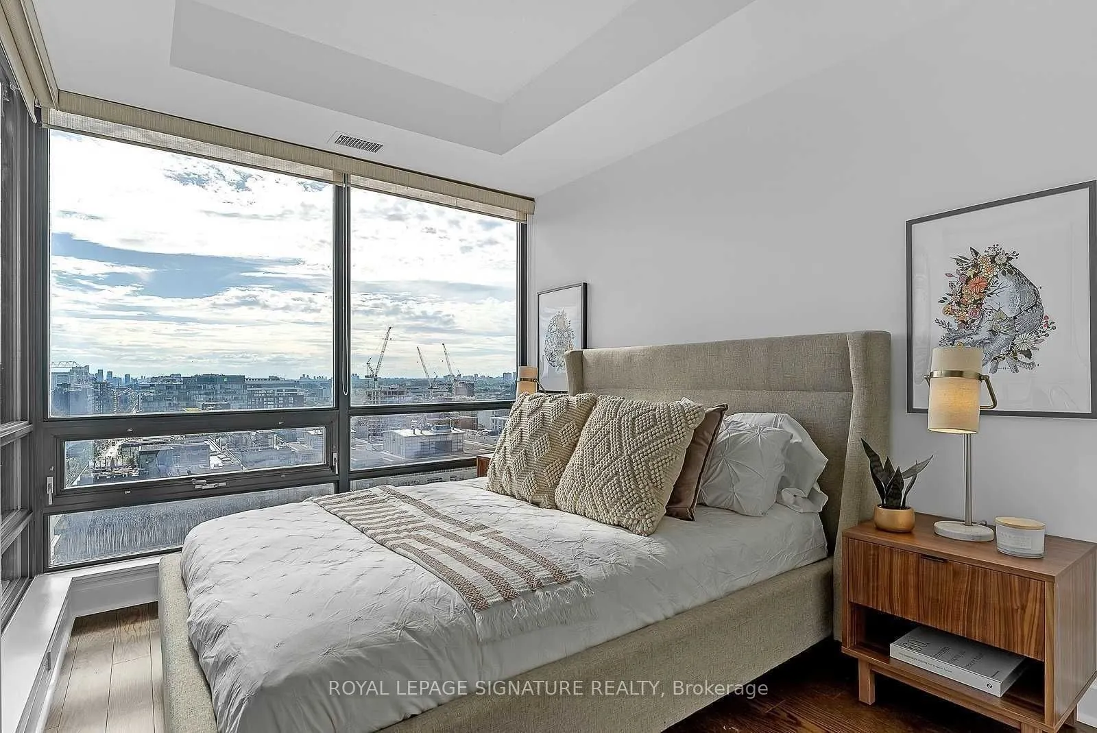 438 King Street W, #1906
