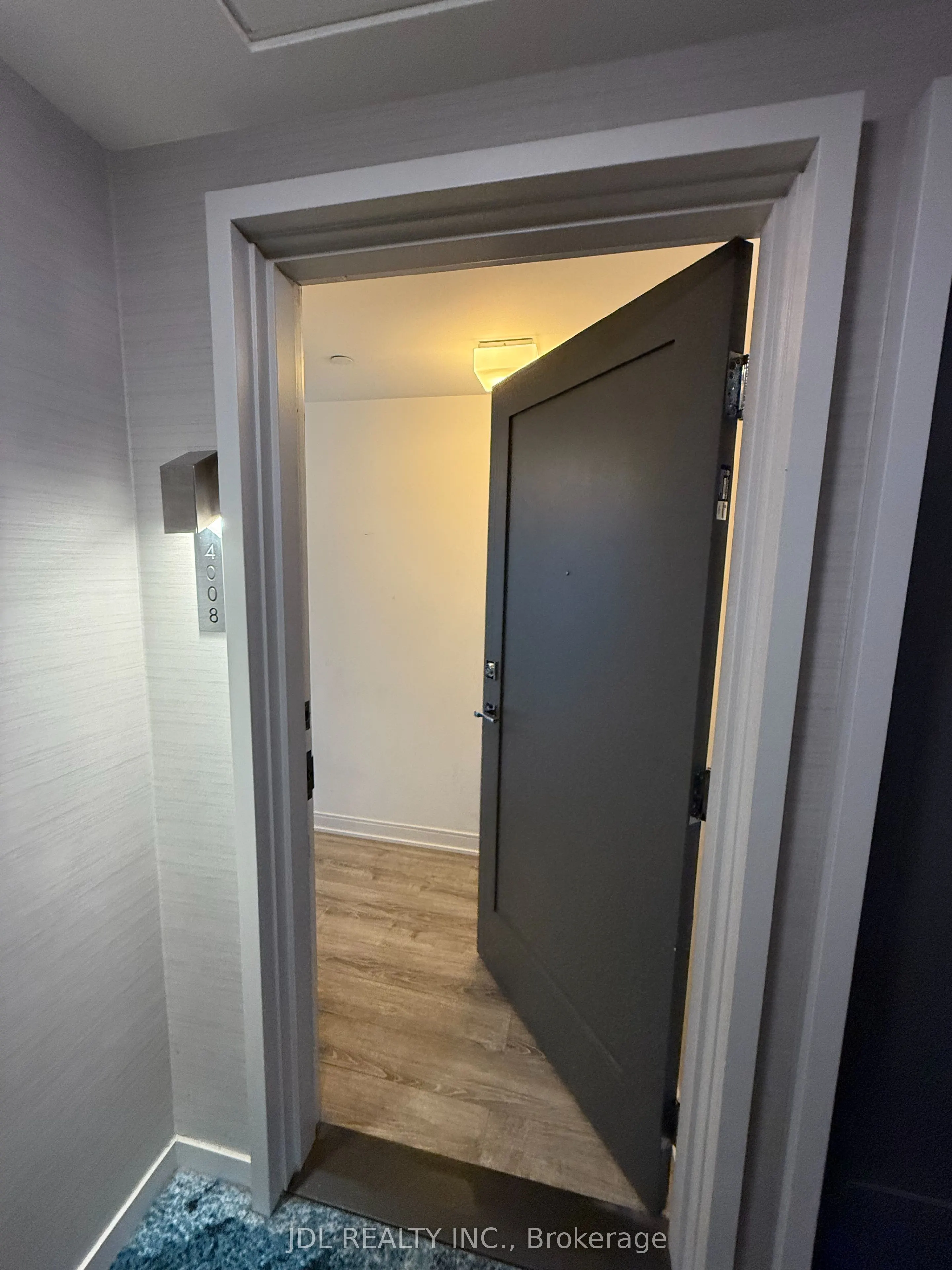 42 Charles Street, #4008