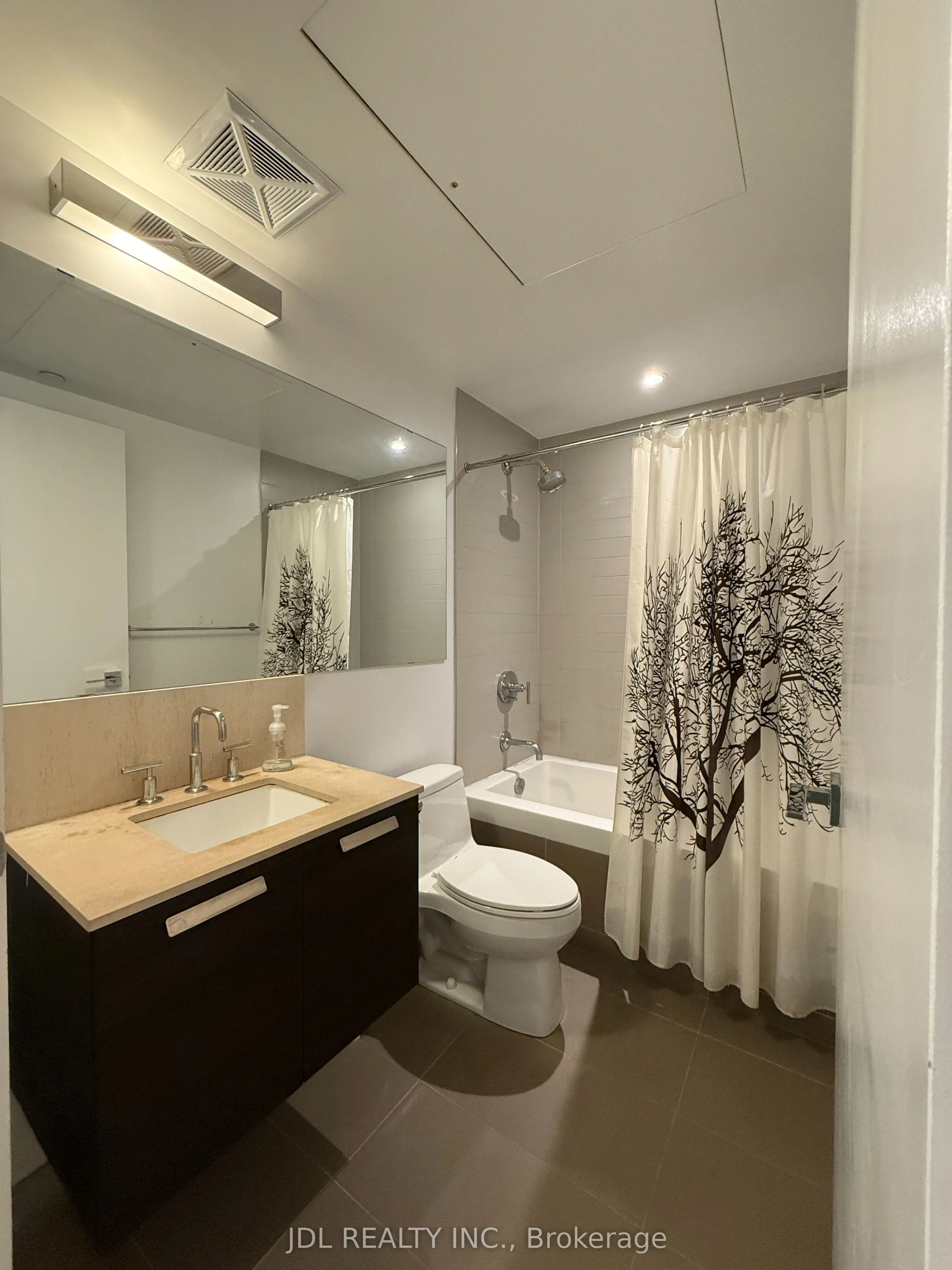 42 Charles Street, #4008
