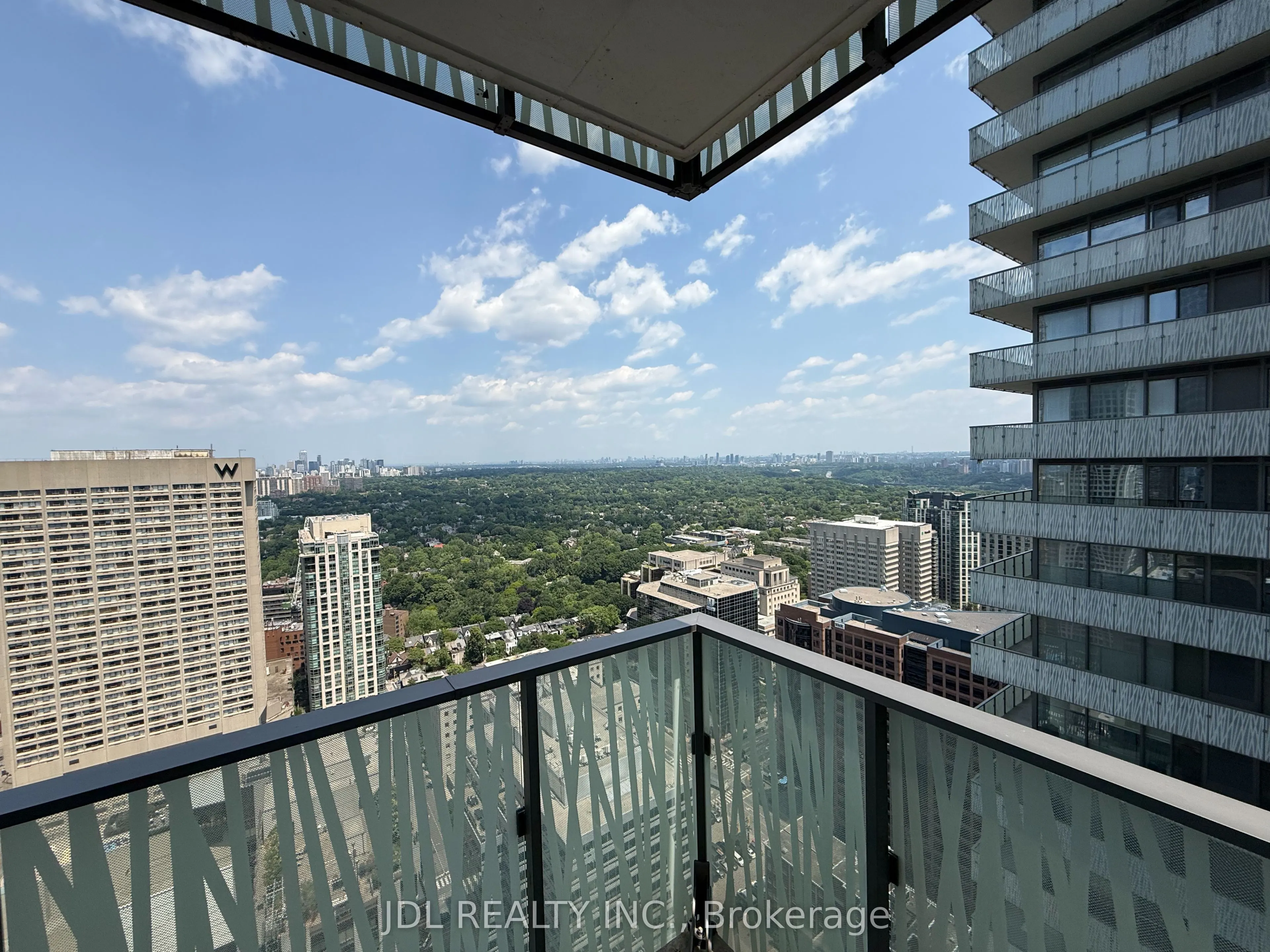 42 Charles Street, #4008