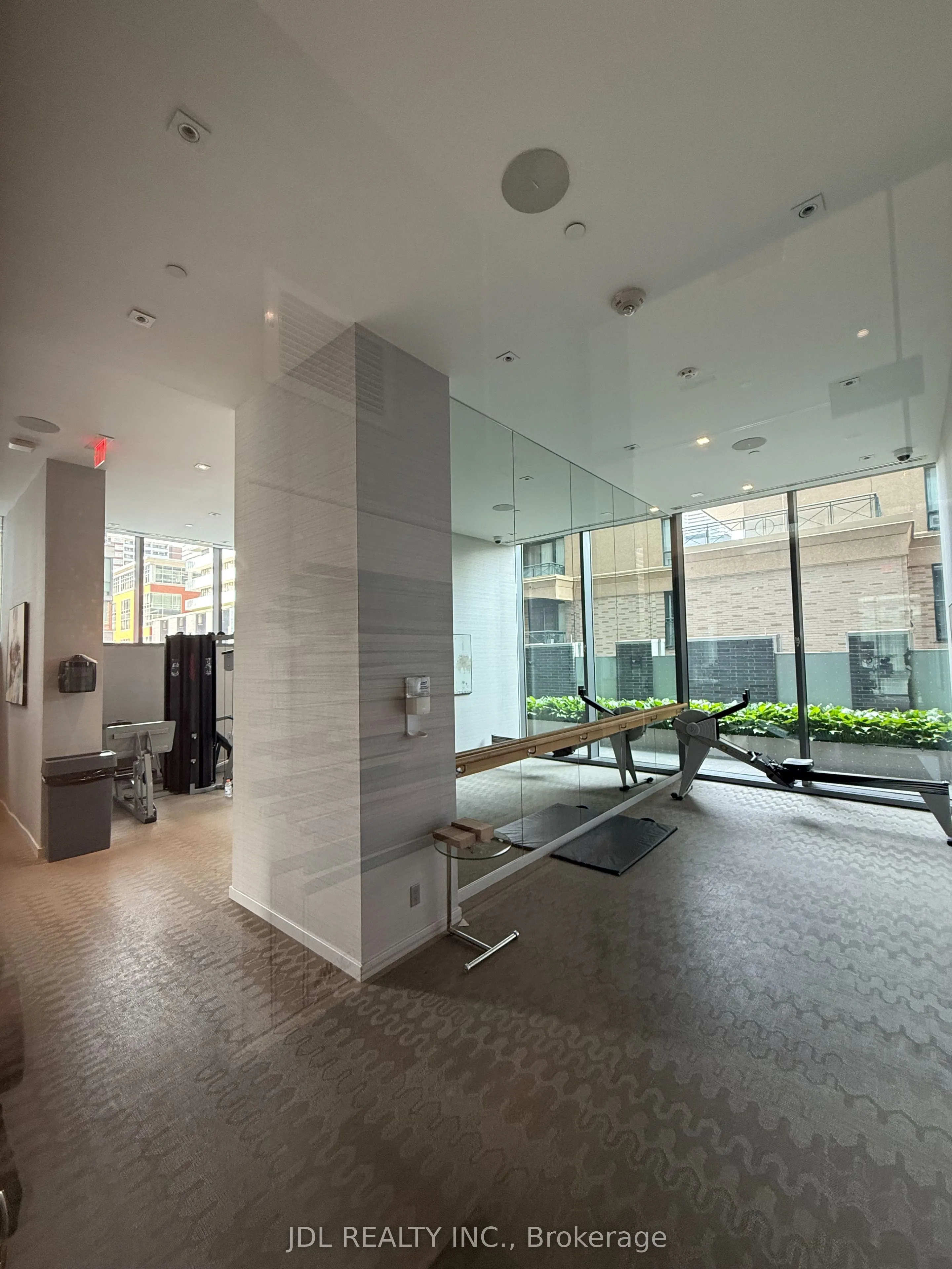 42 Charles Street, #4008
