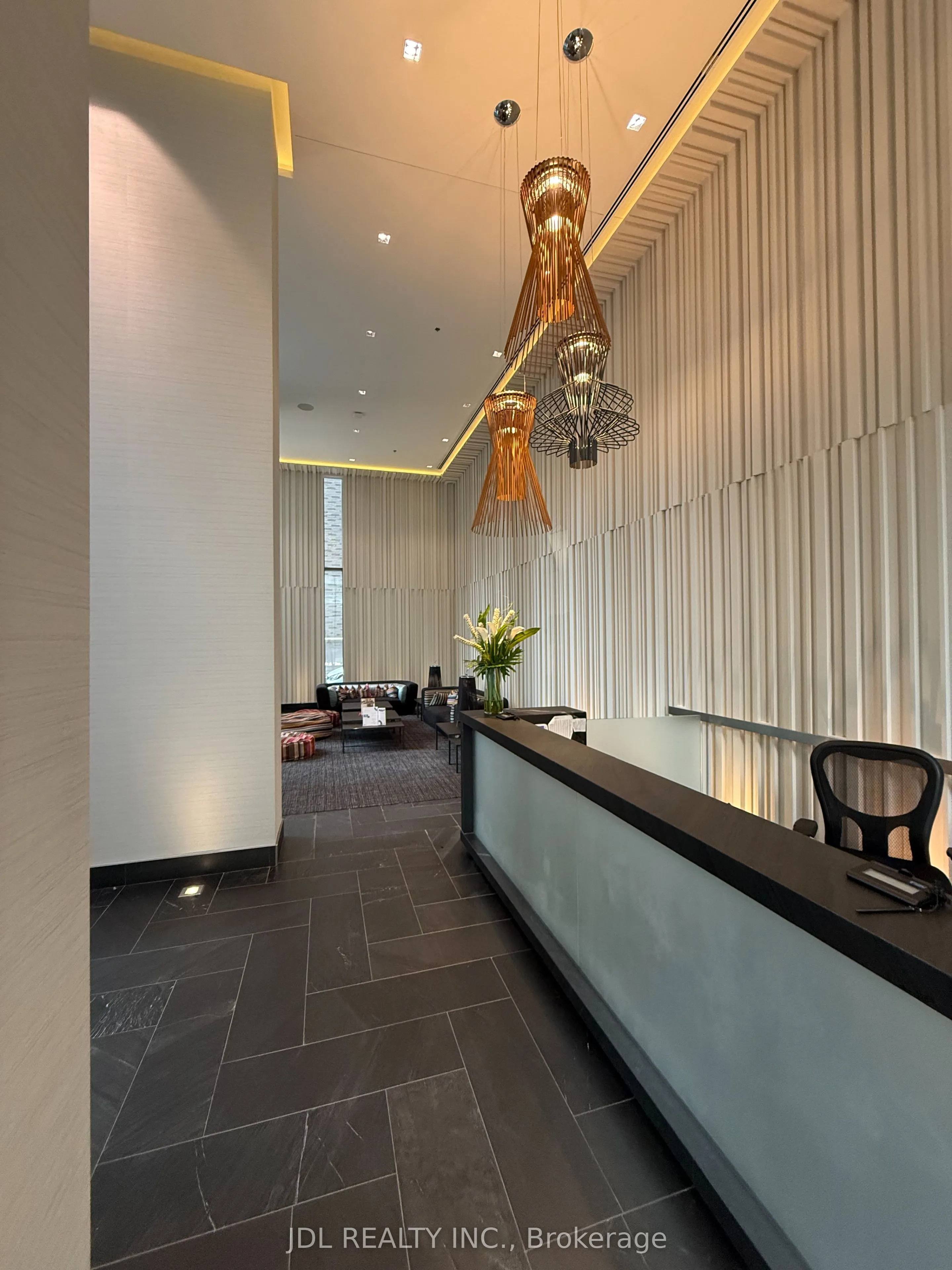 42 Charles Street, #4008