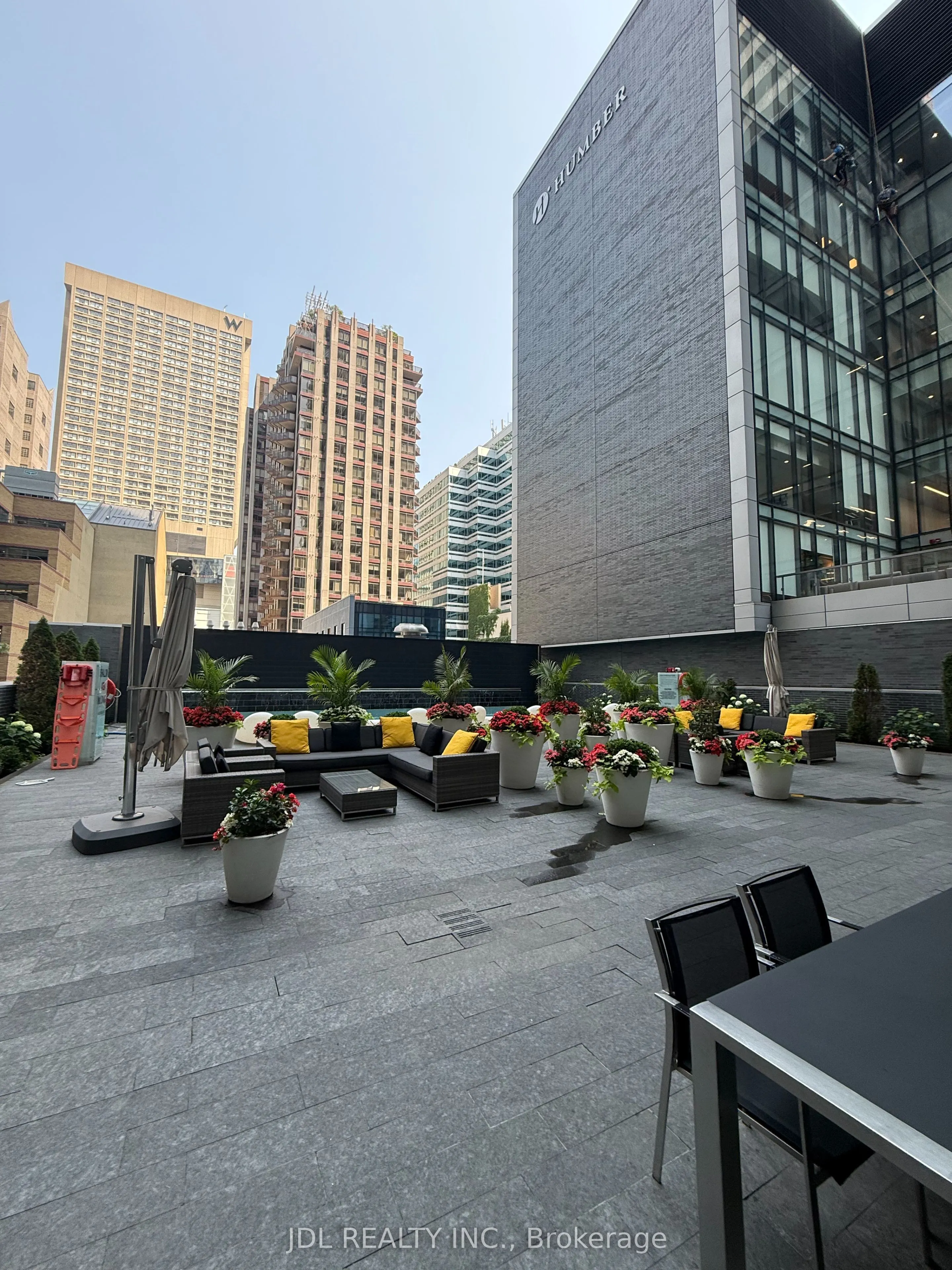 42 Charles Street, #4008