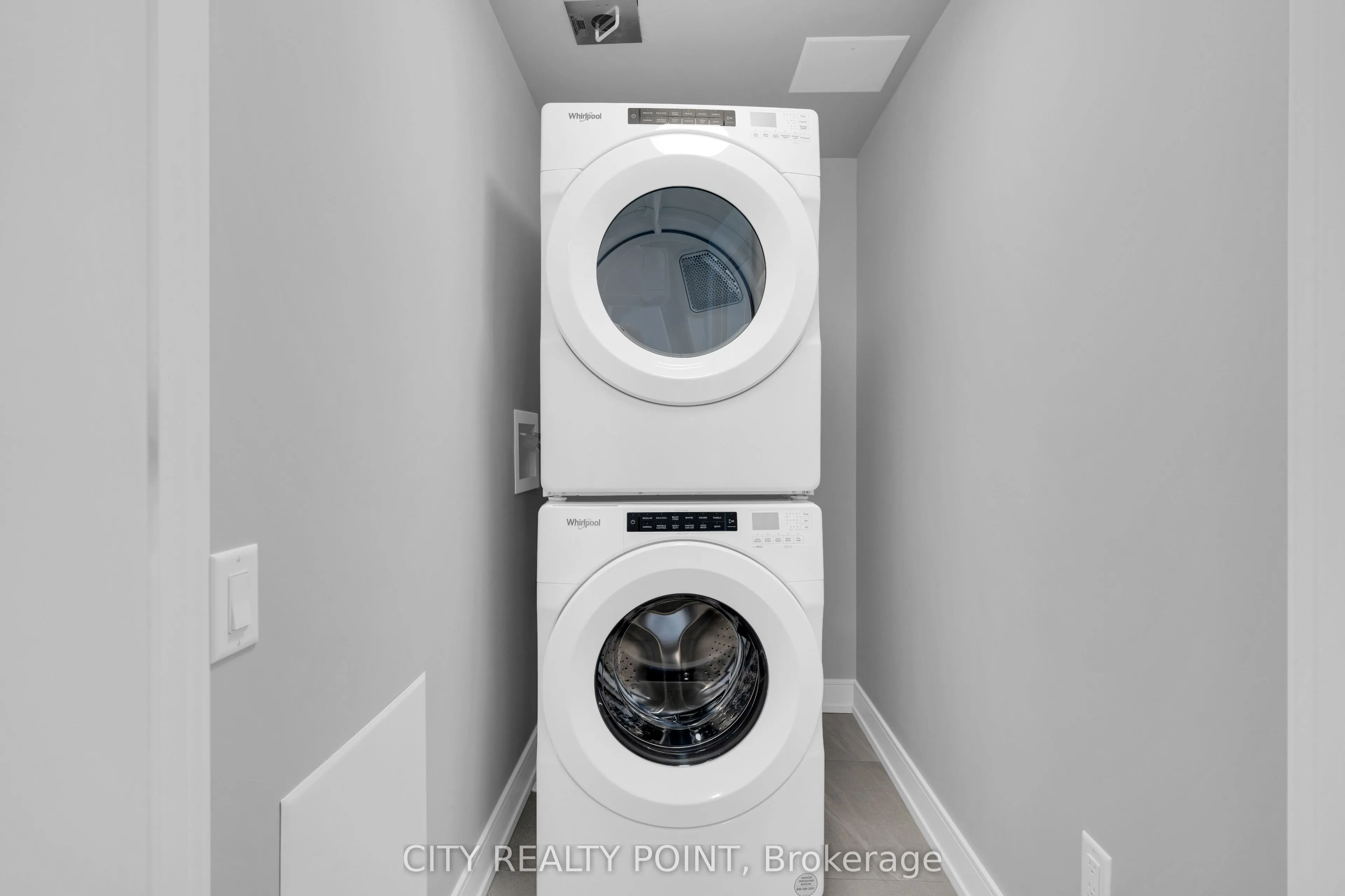 664 Spadina Avenue, #601