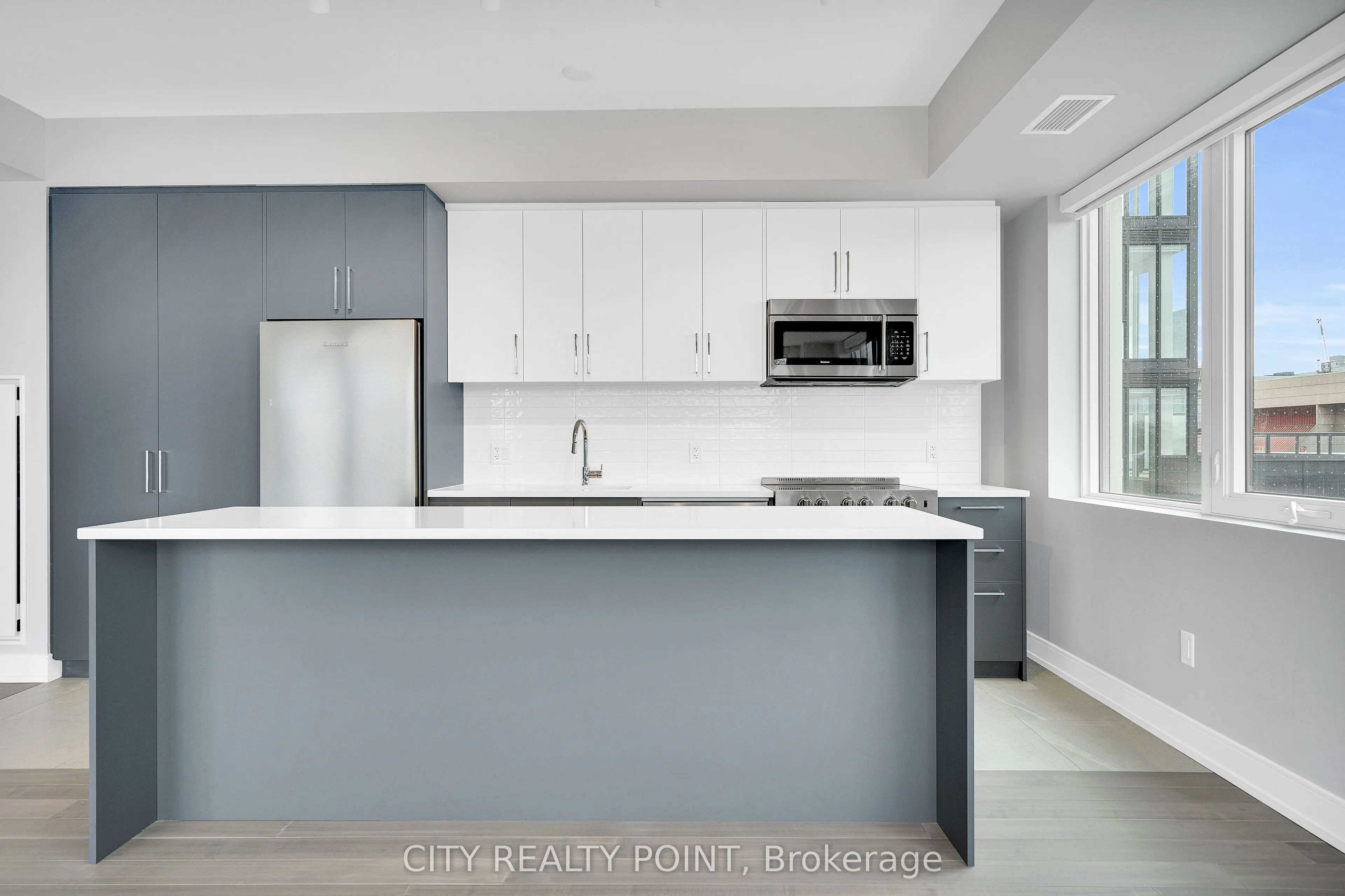 664 Spadina Avenue, #601