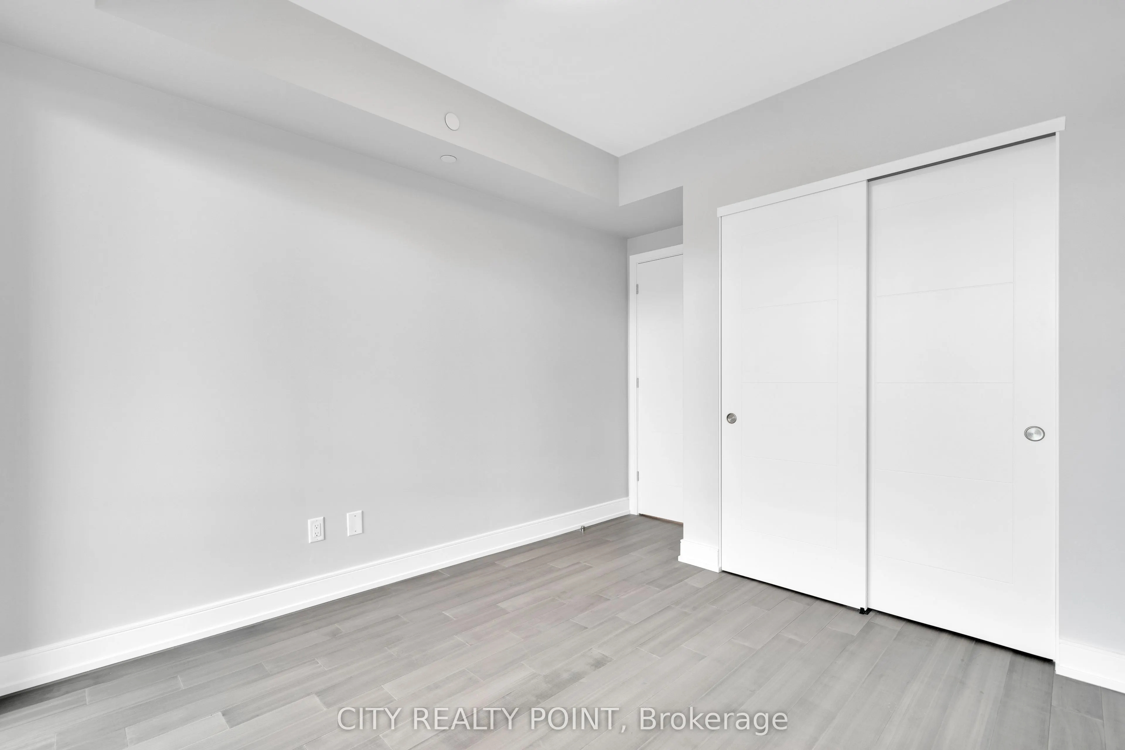 664 Spadina Avenue, #601