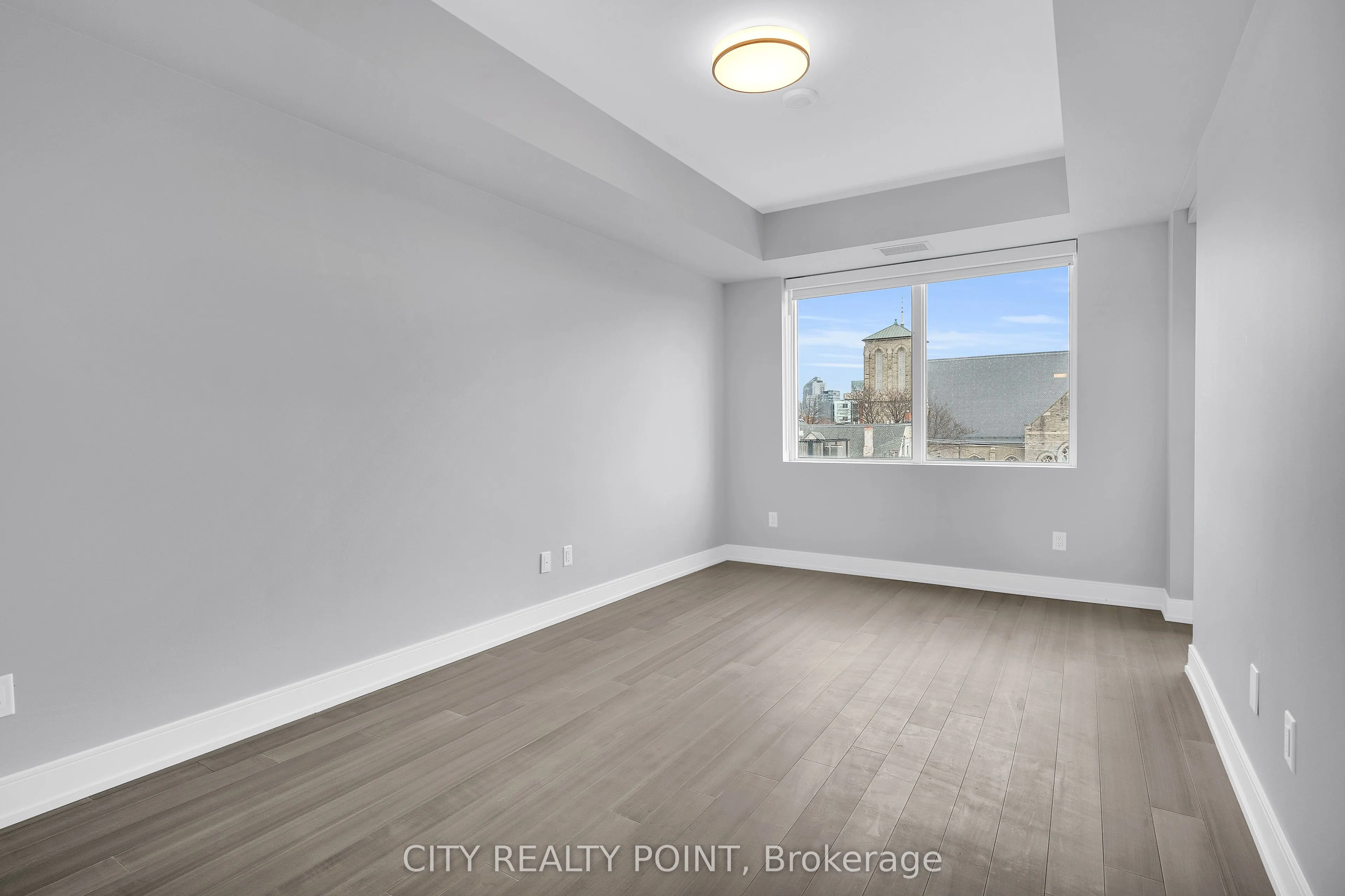 664 Spadina Avenue, #601