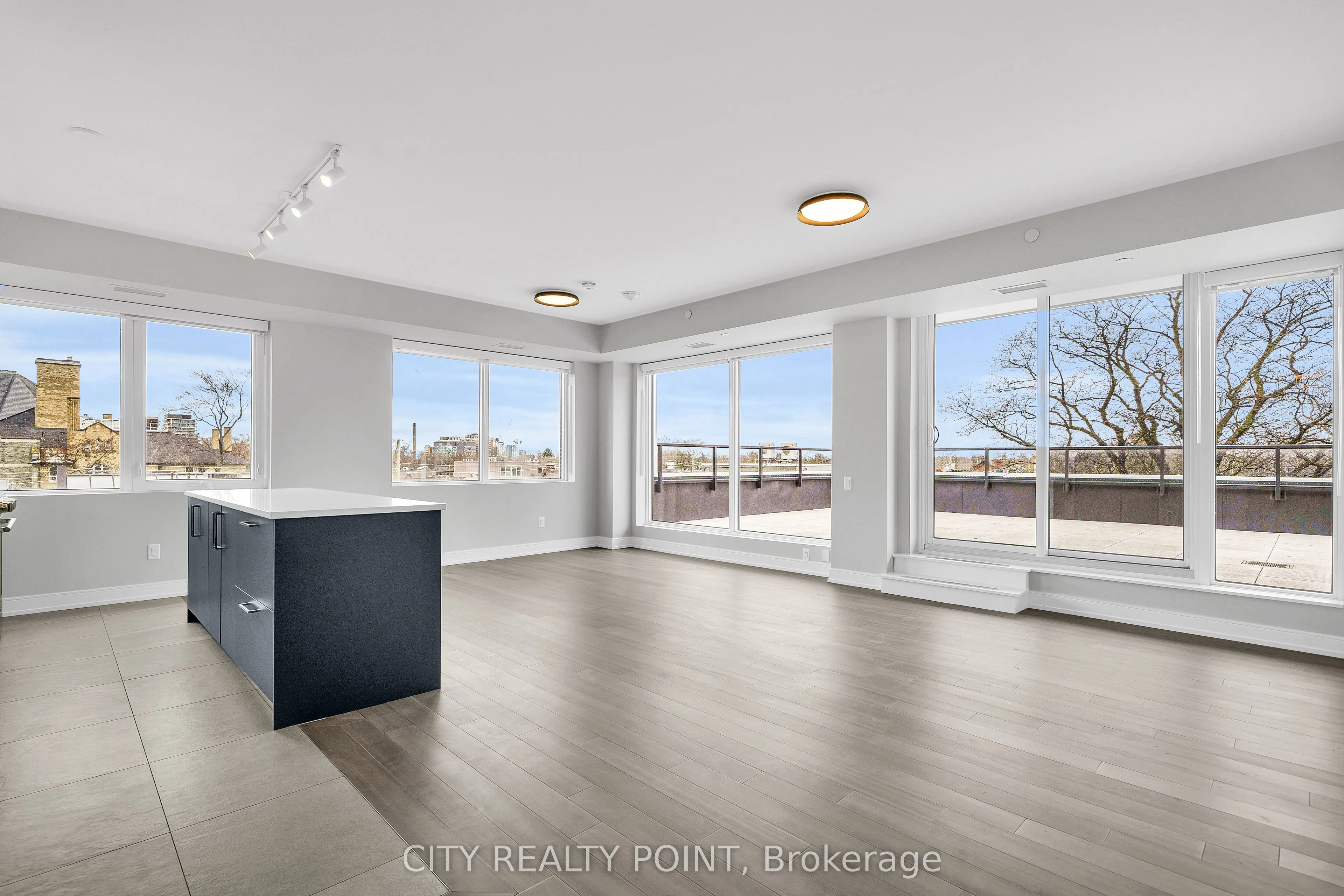 664 Spadina Avenue, #601