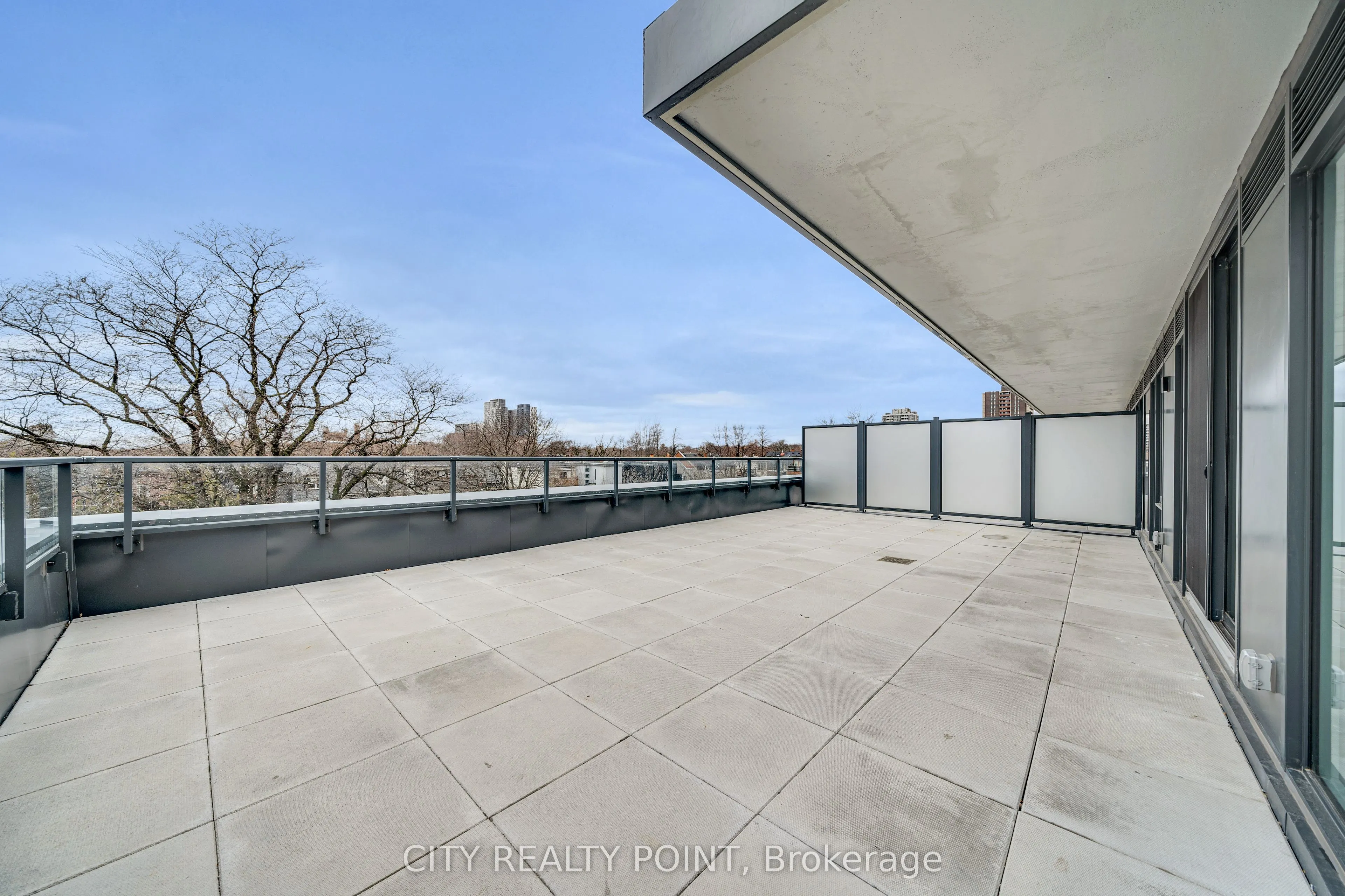 664 Spadina Avenue, #601