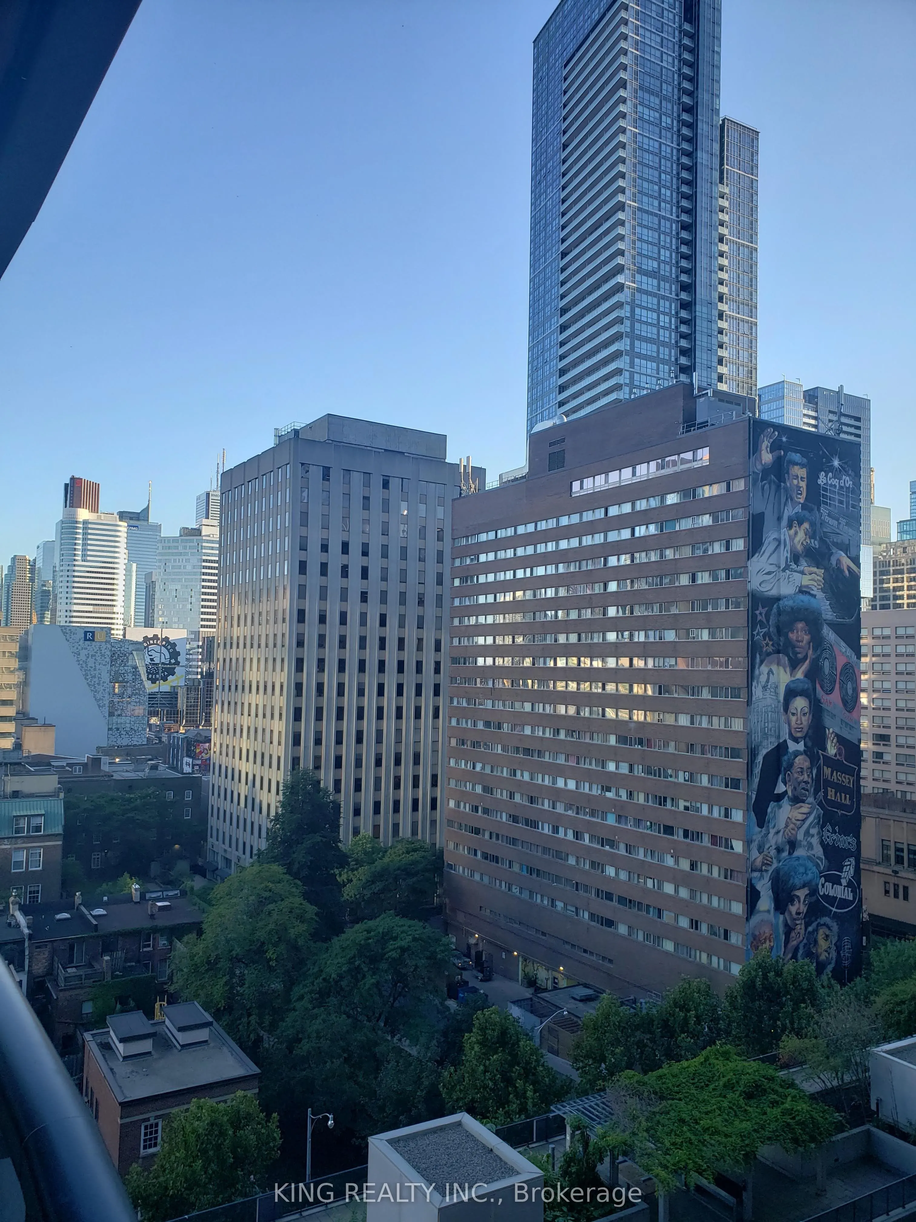 25 Carlton Street, #1206