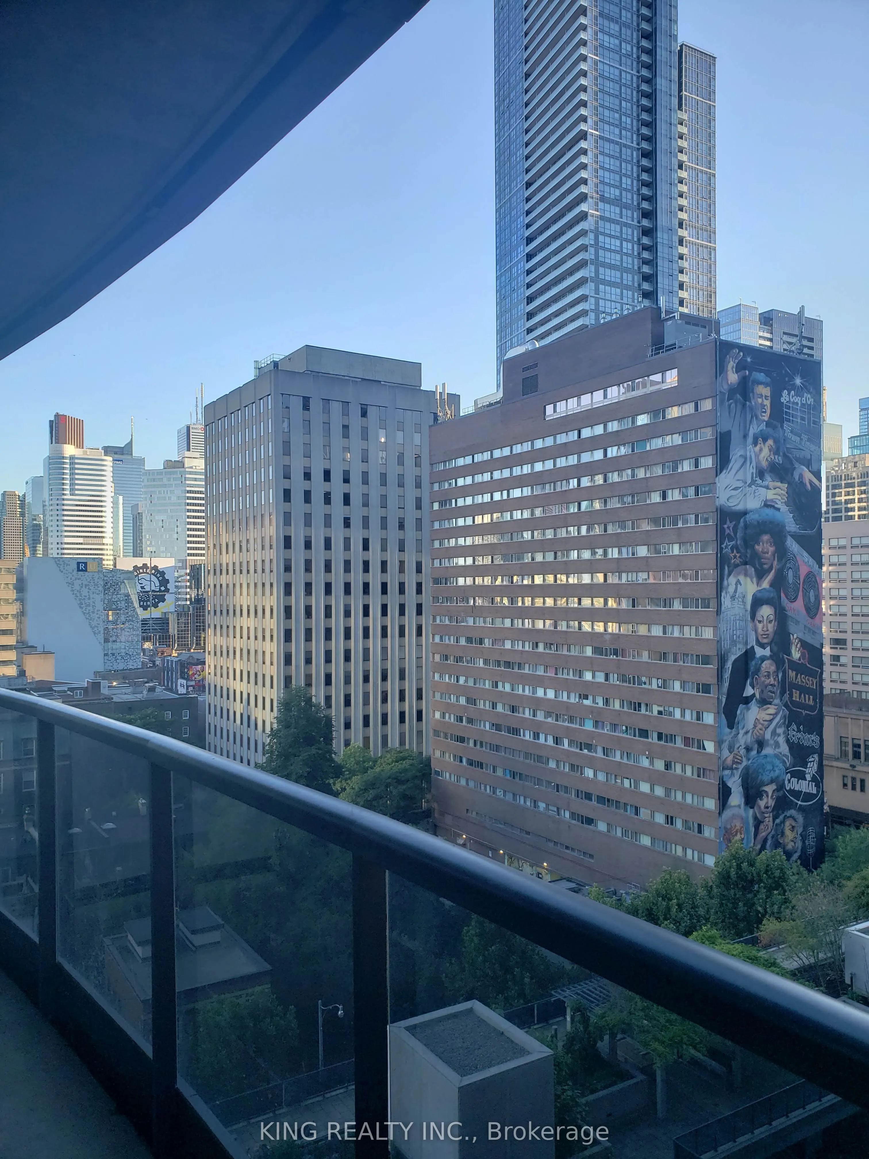25 Carlton Street, #1206