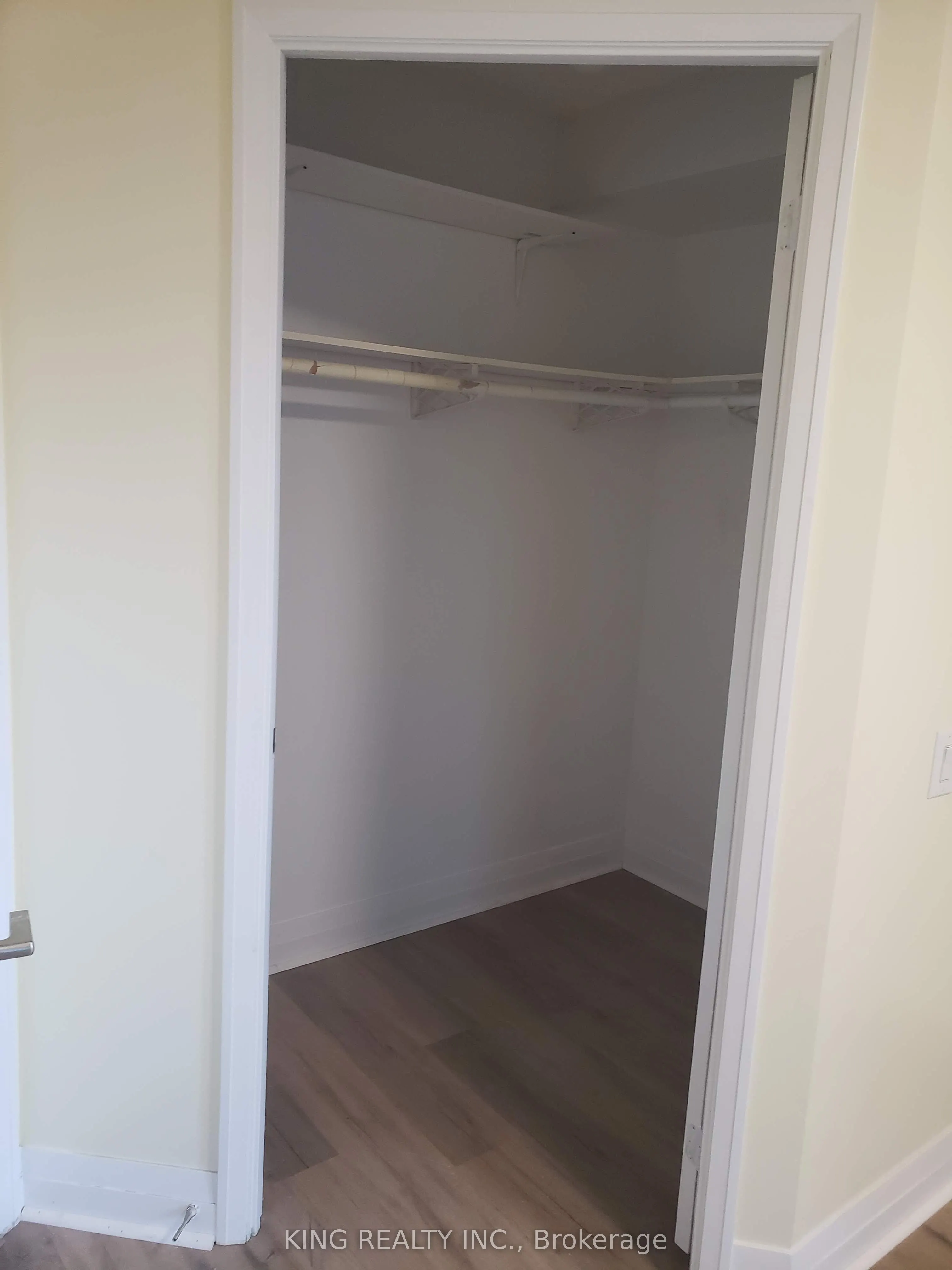 25 Carlton Street, #1206