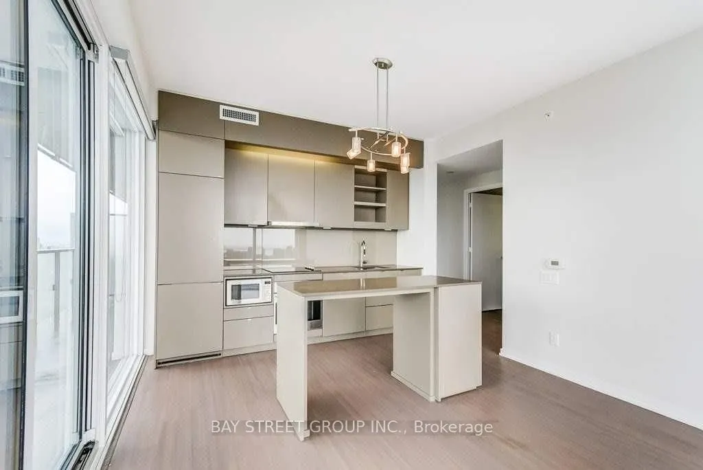 101 Peter Street, #2311
