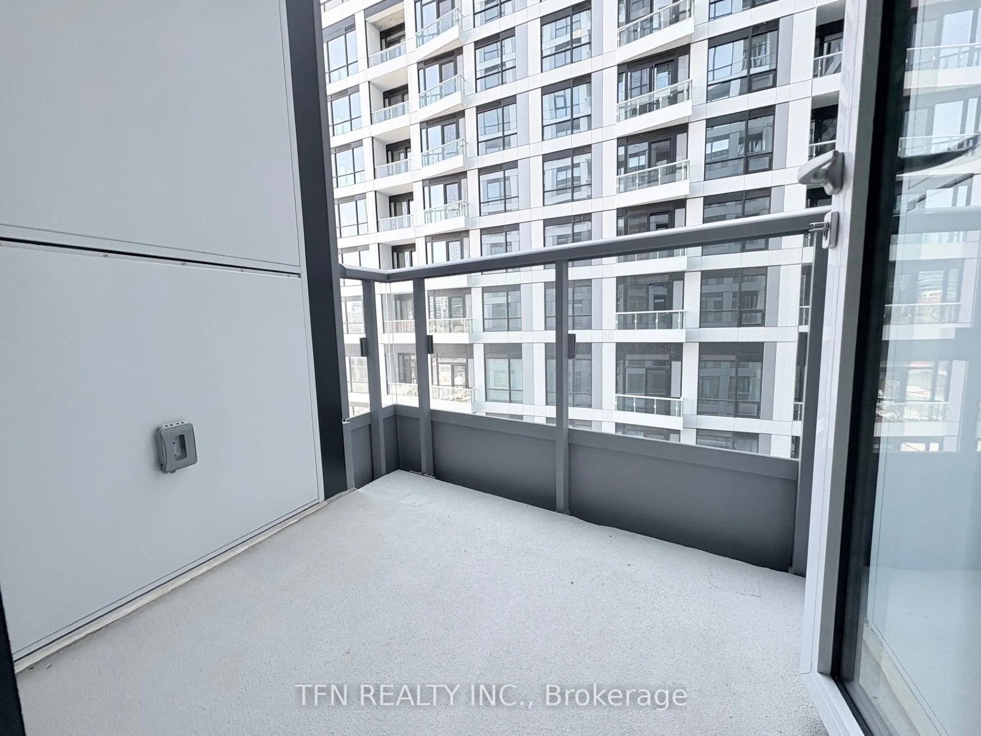15 Richardson Street, #607