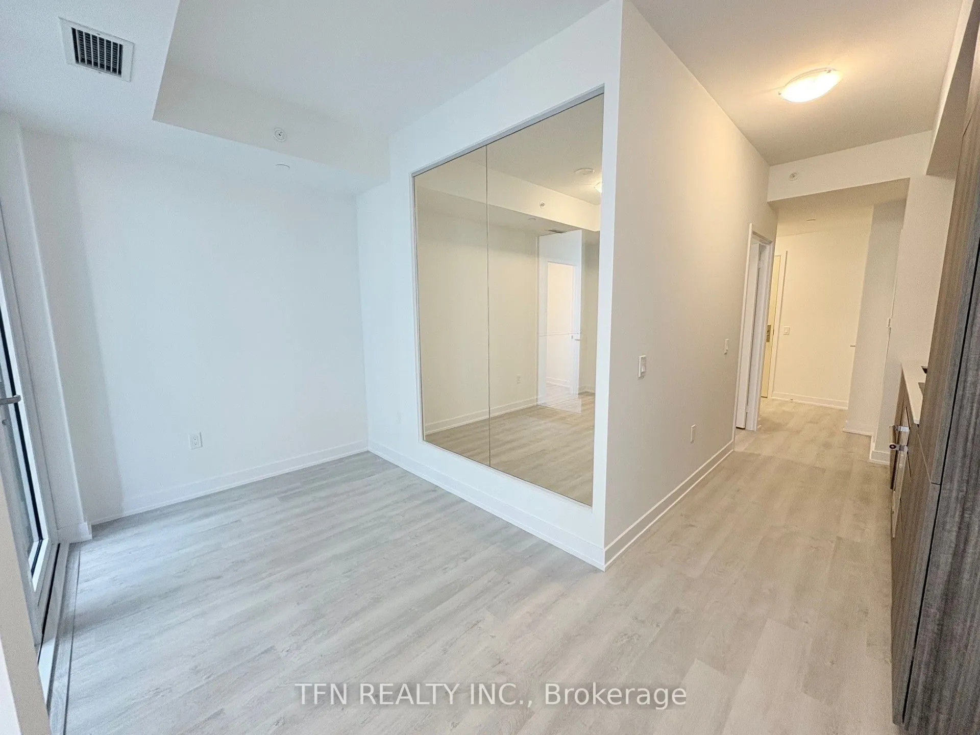 15 Richardson Street, #607