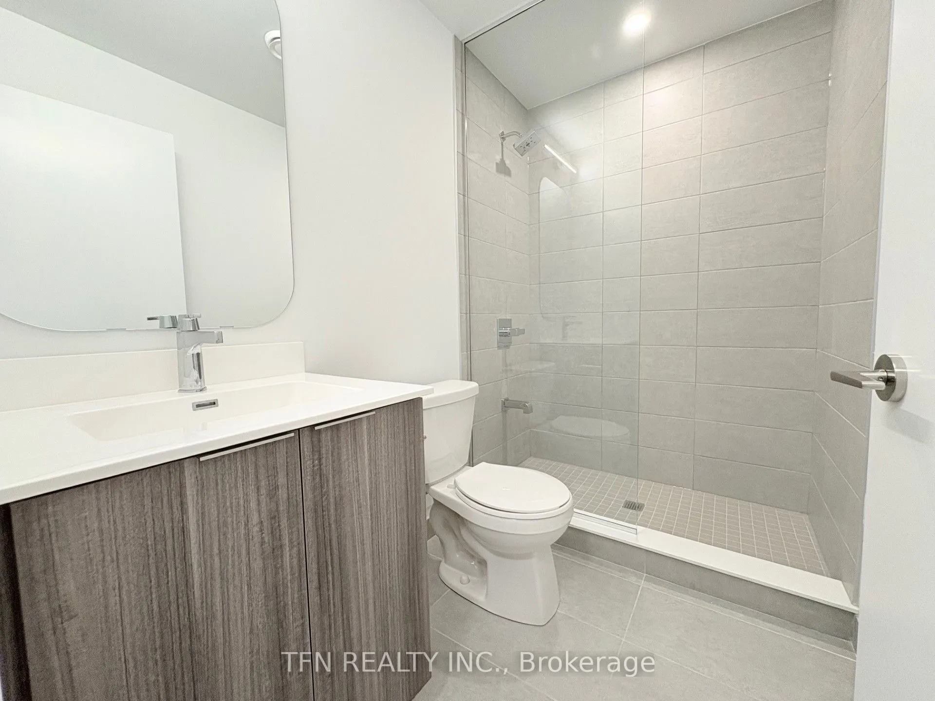 15 Richardson Street, #607
