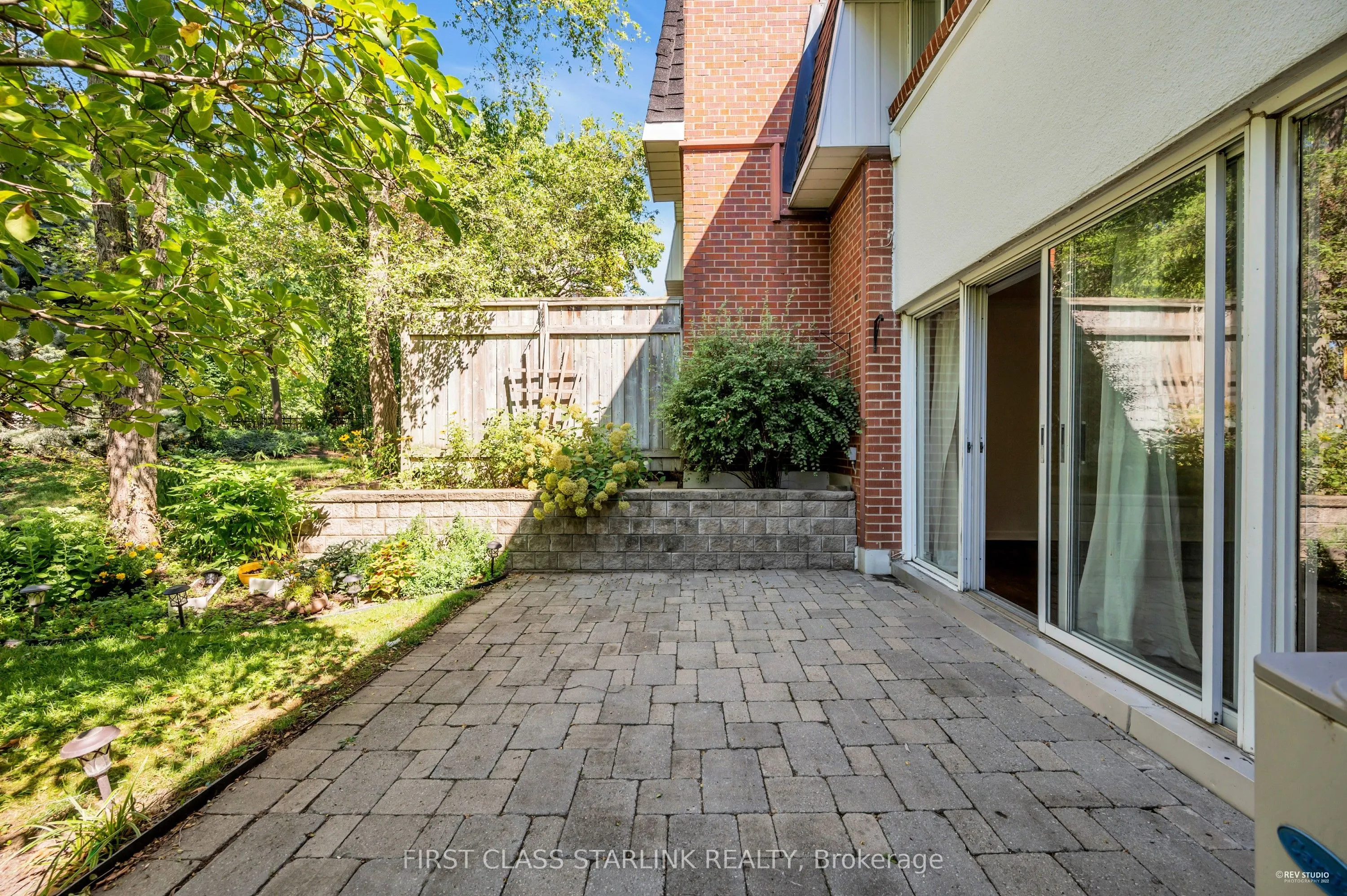 102 George Henry Boulevard, #Unit#16