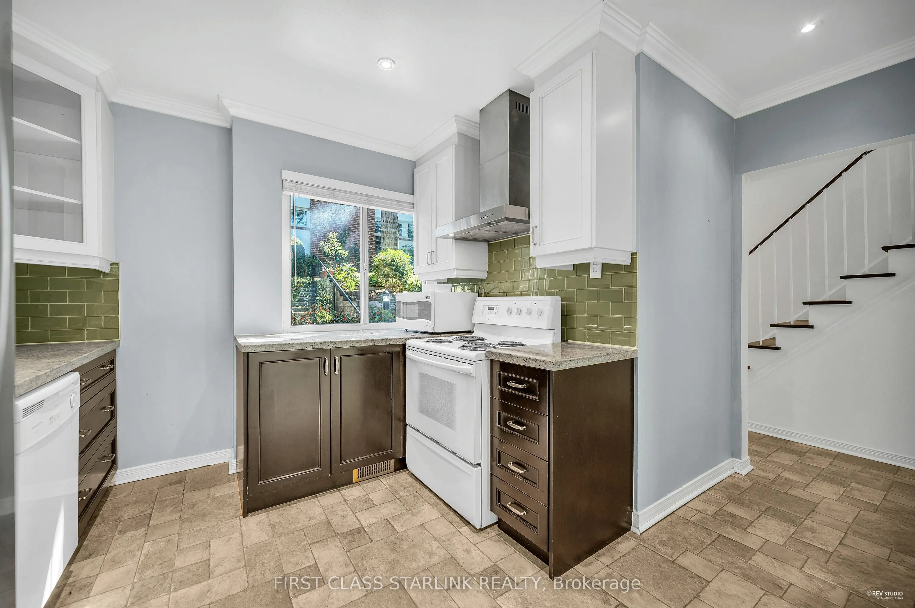 102 George Henry Boulevard, #Unit#16