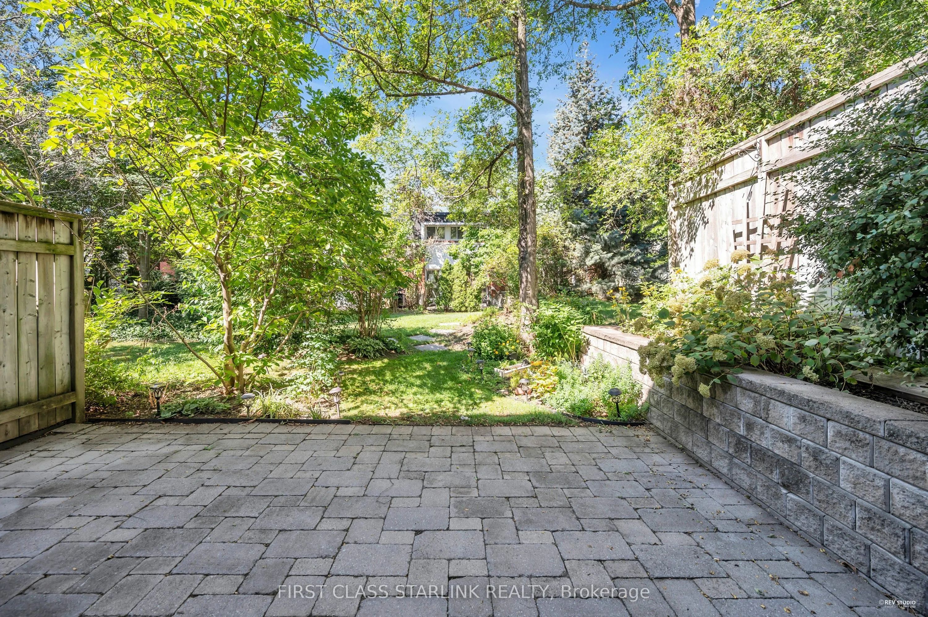 102 George Henry Boulevard, #Unit#16