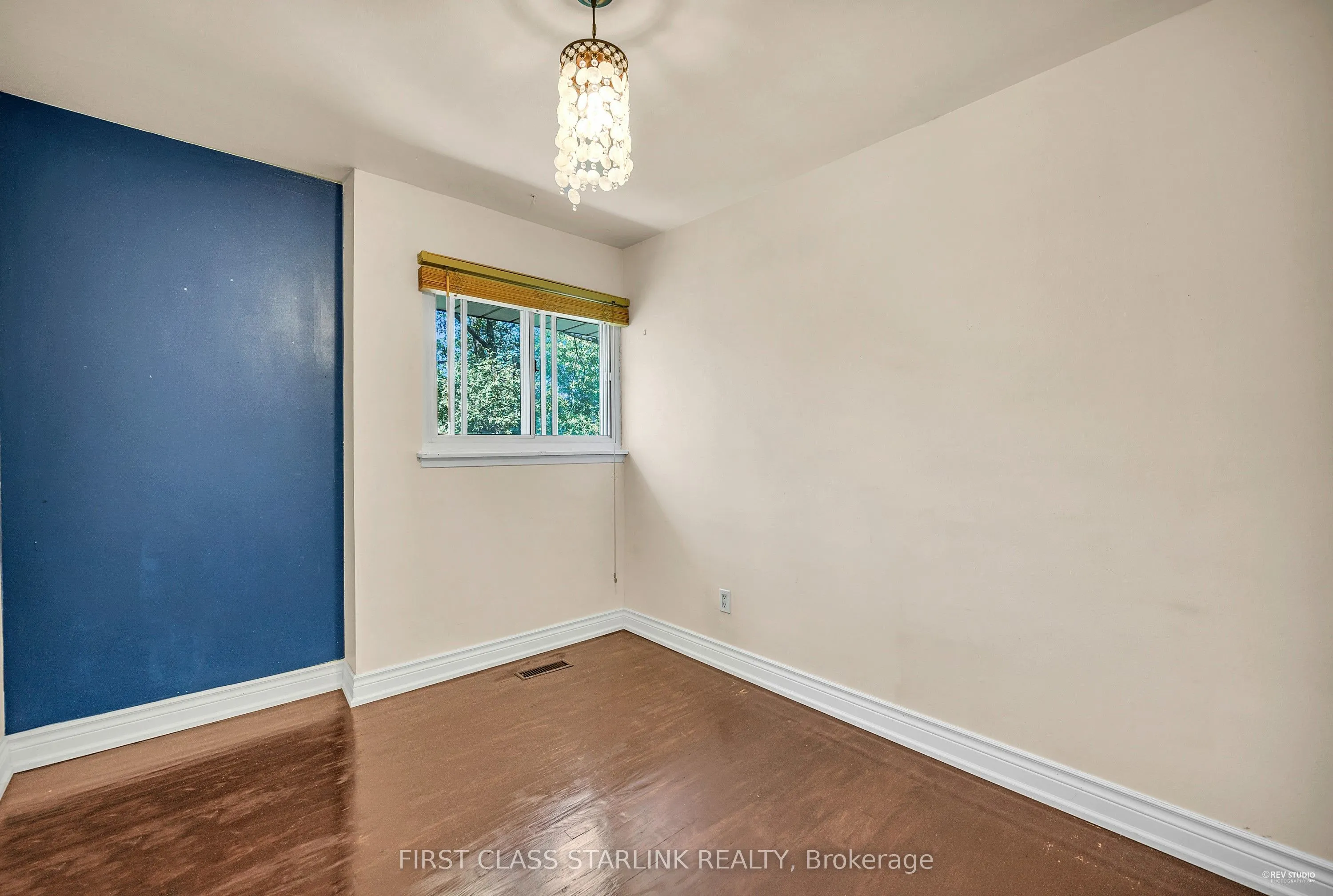 102 George Henry Boulevard, #Unit#16