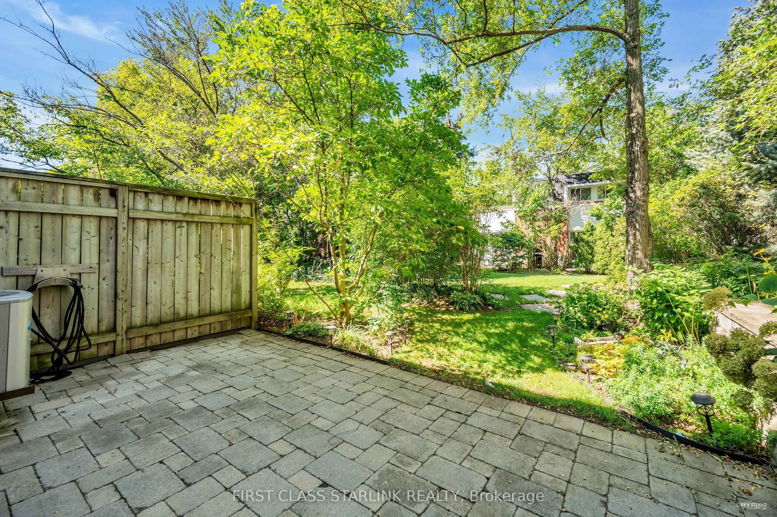 102 George Henry Boulevard, #Unit#16