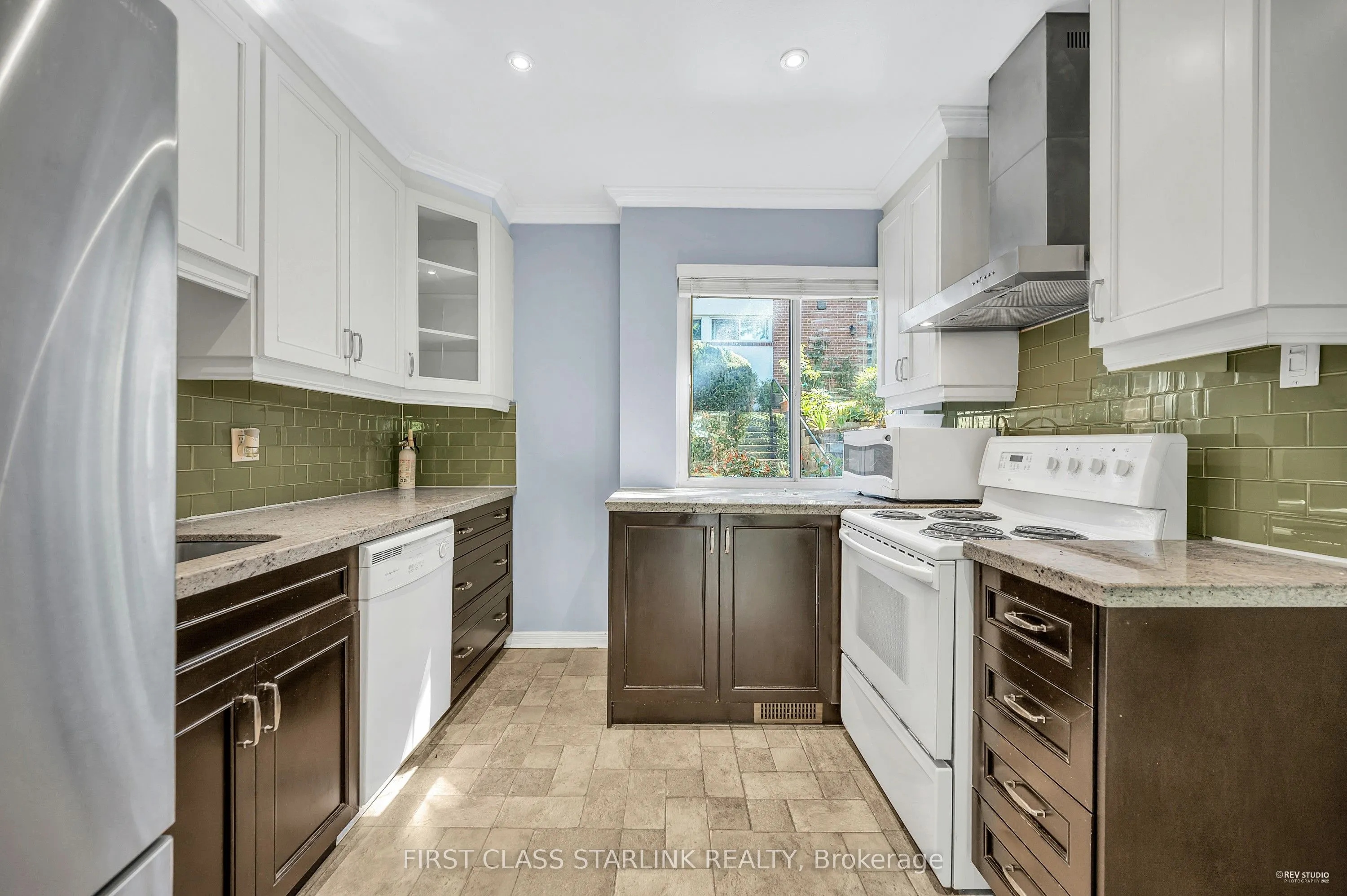 102 George Henry Boulevard, #Unit#16