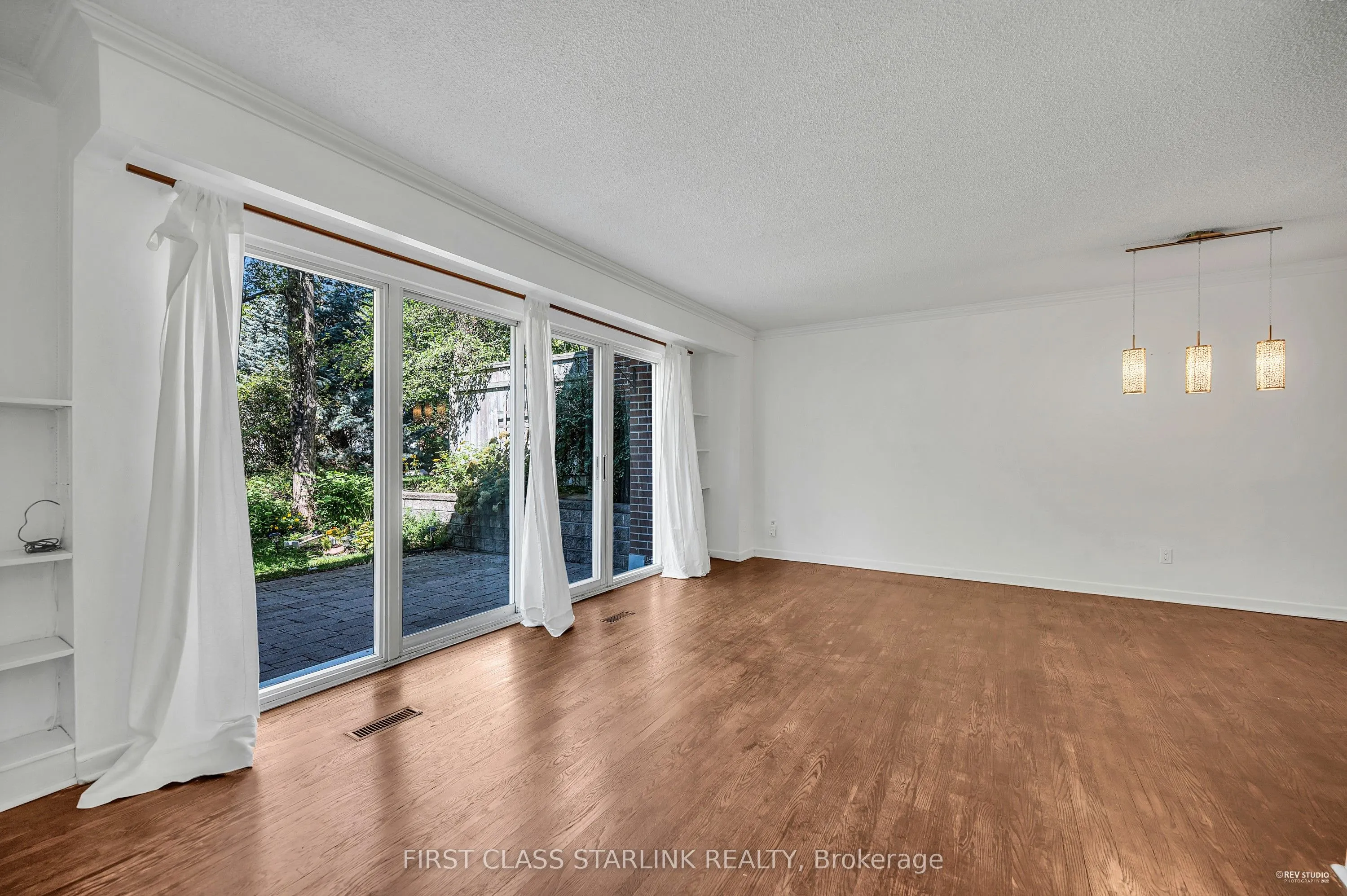 102 George Henry Boulevard, #Unit#16
