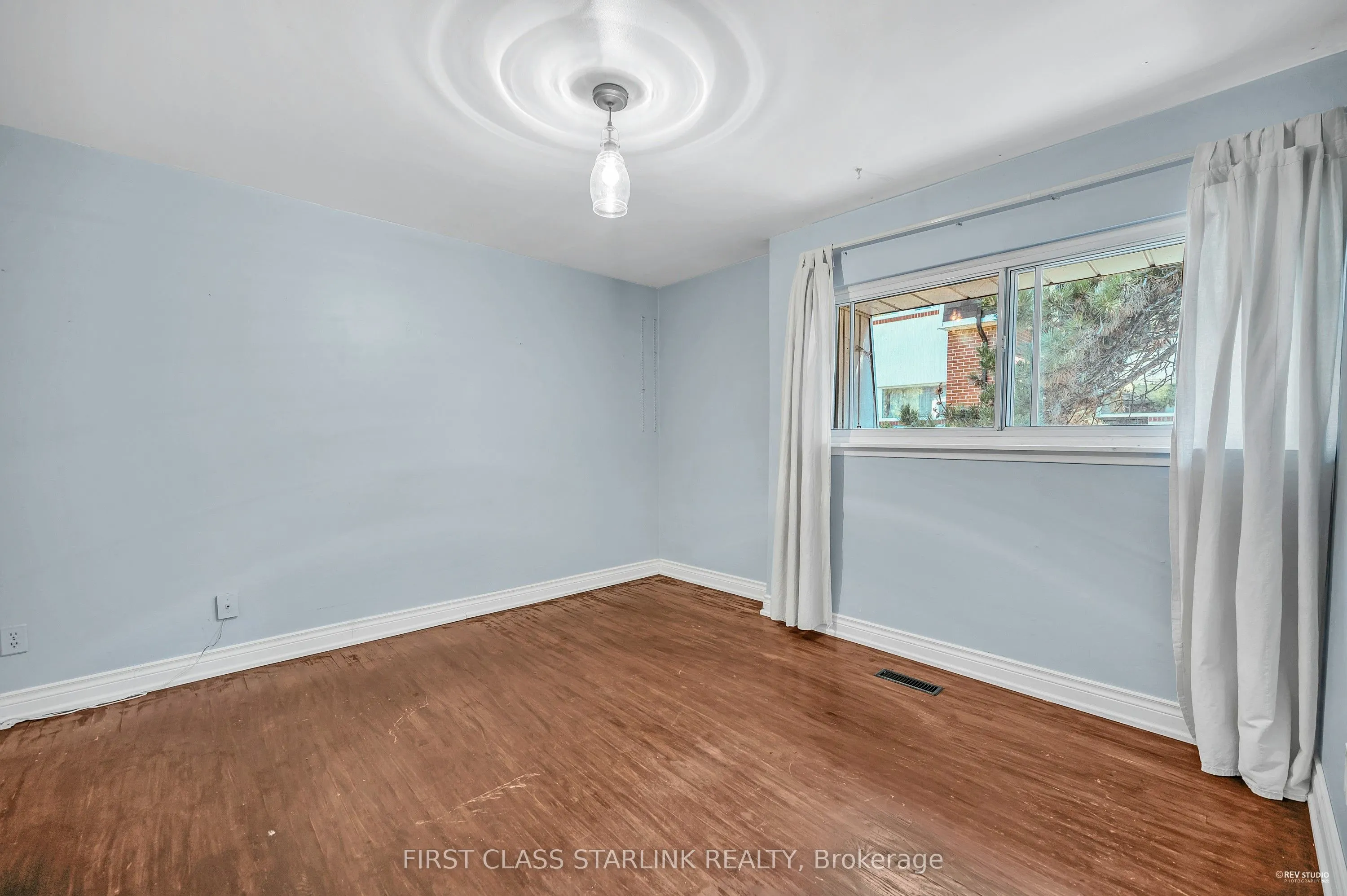 102 George Henry Boulevard, #Unit#16
