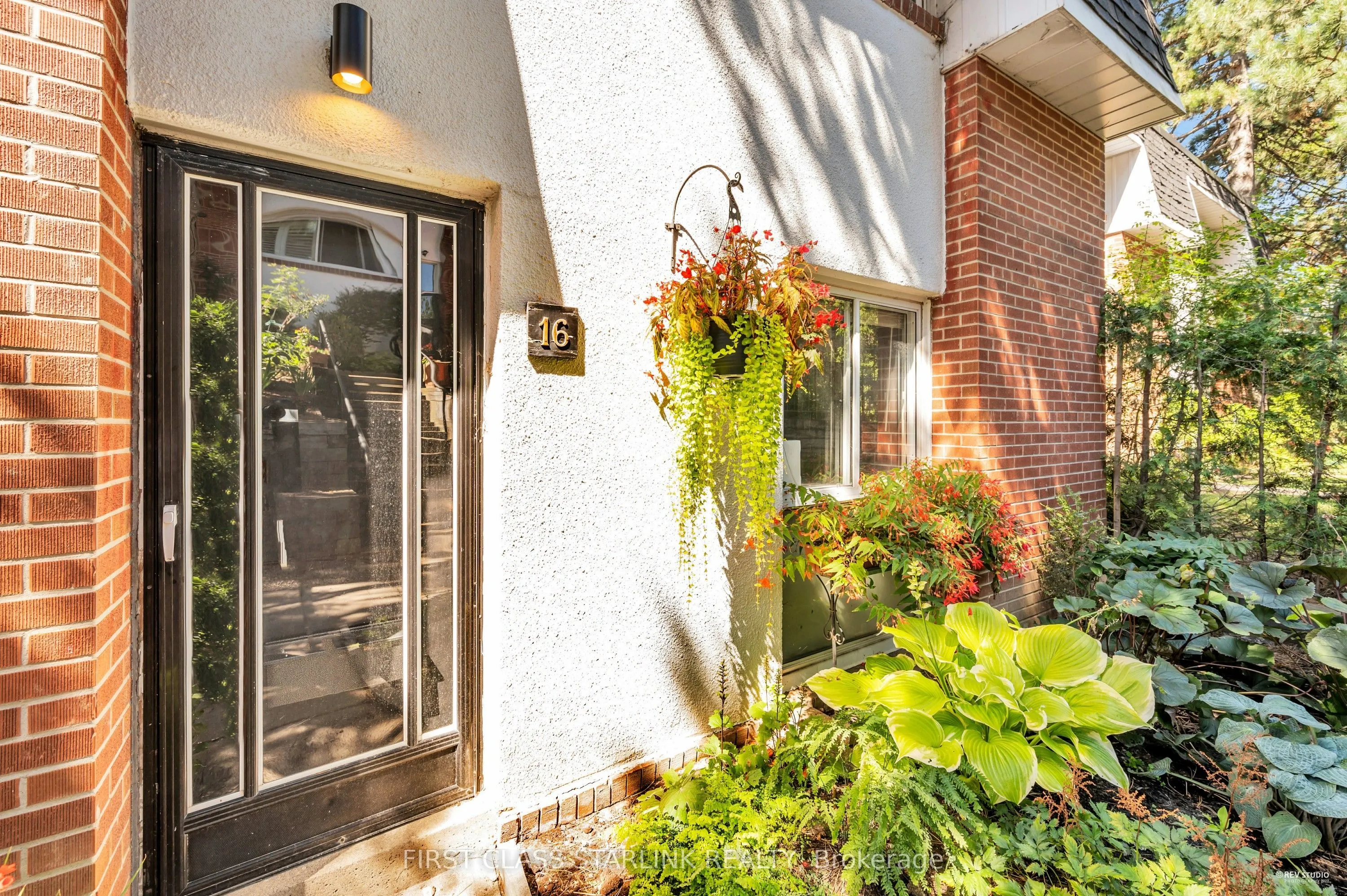 102 George Henry Boulevard, #Unit#16