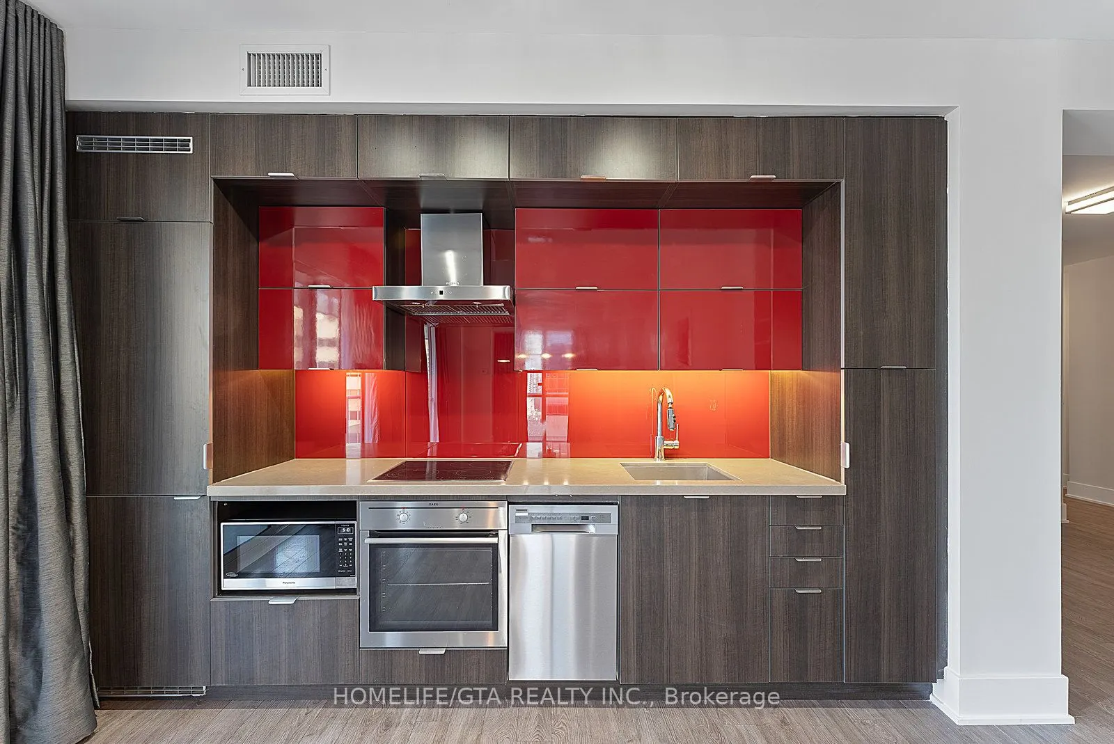 300 Front Street, #1811
