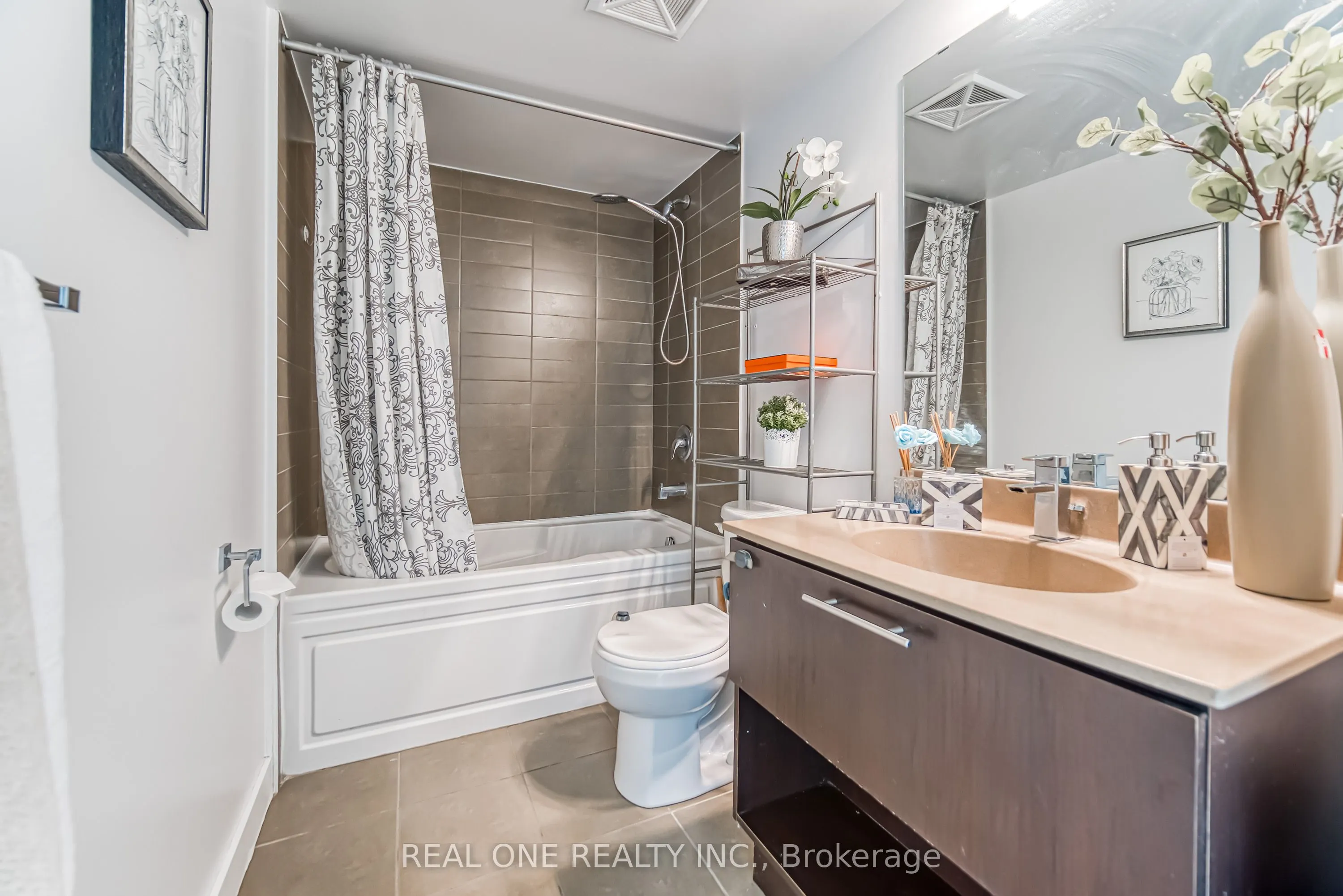 120 Dallimore Circle, #723