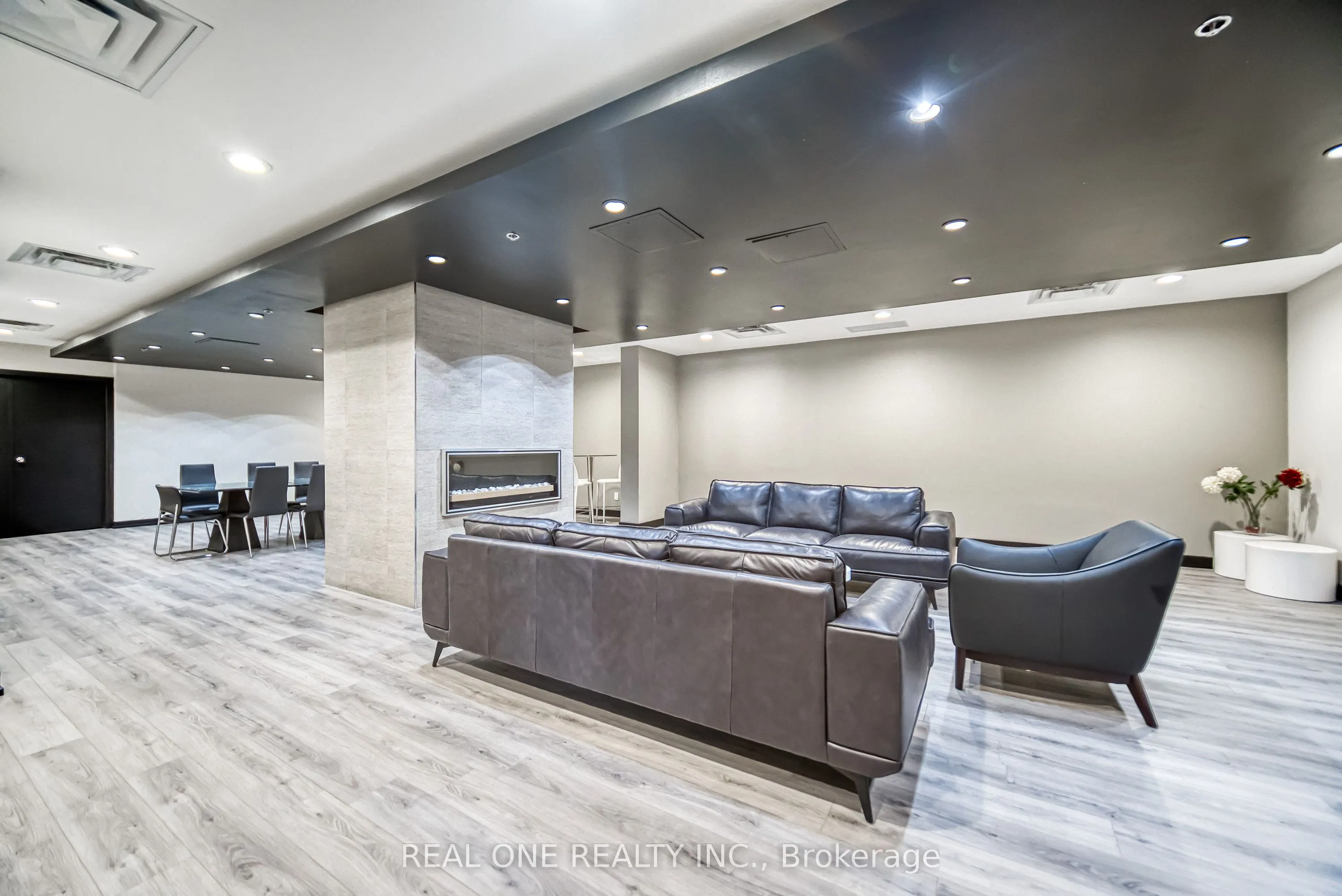 120 Dallimore Circle, #723