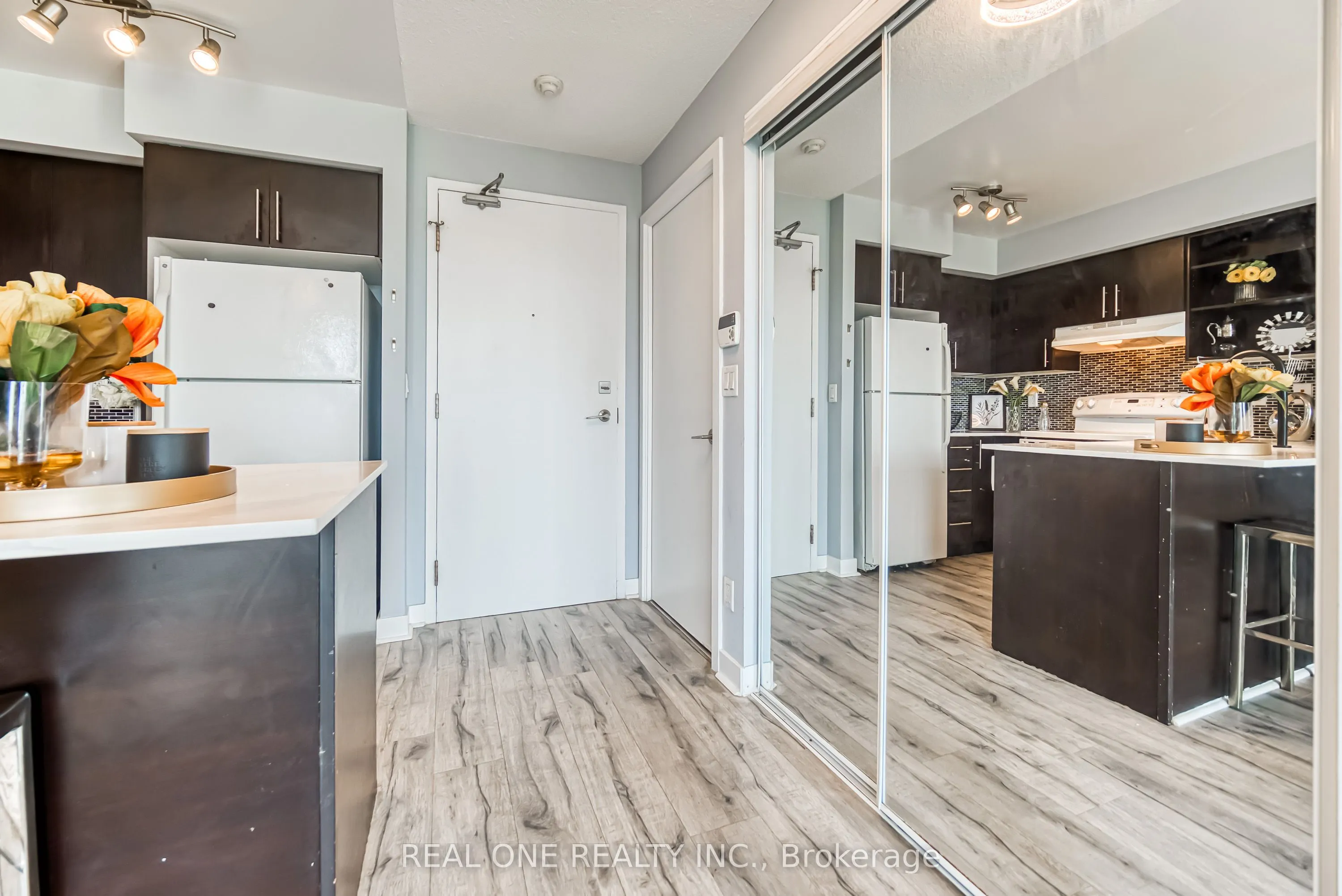 120 Dallimore Circle, #723