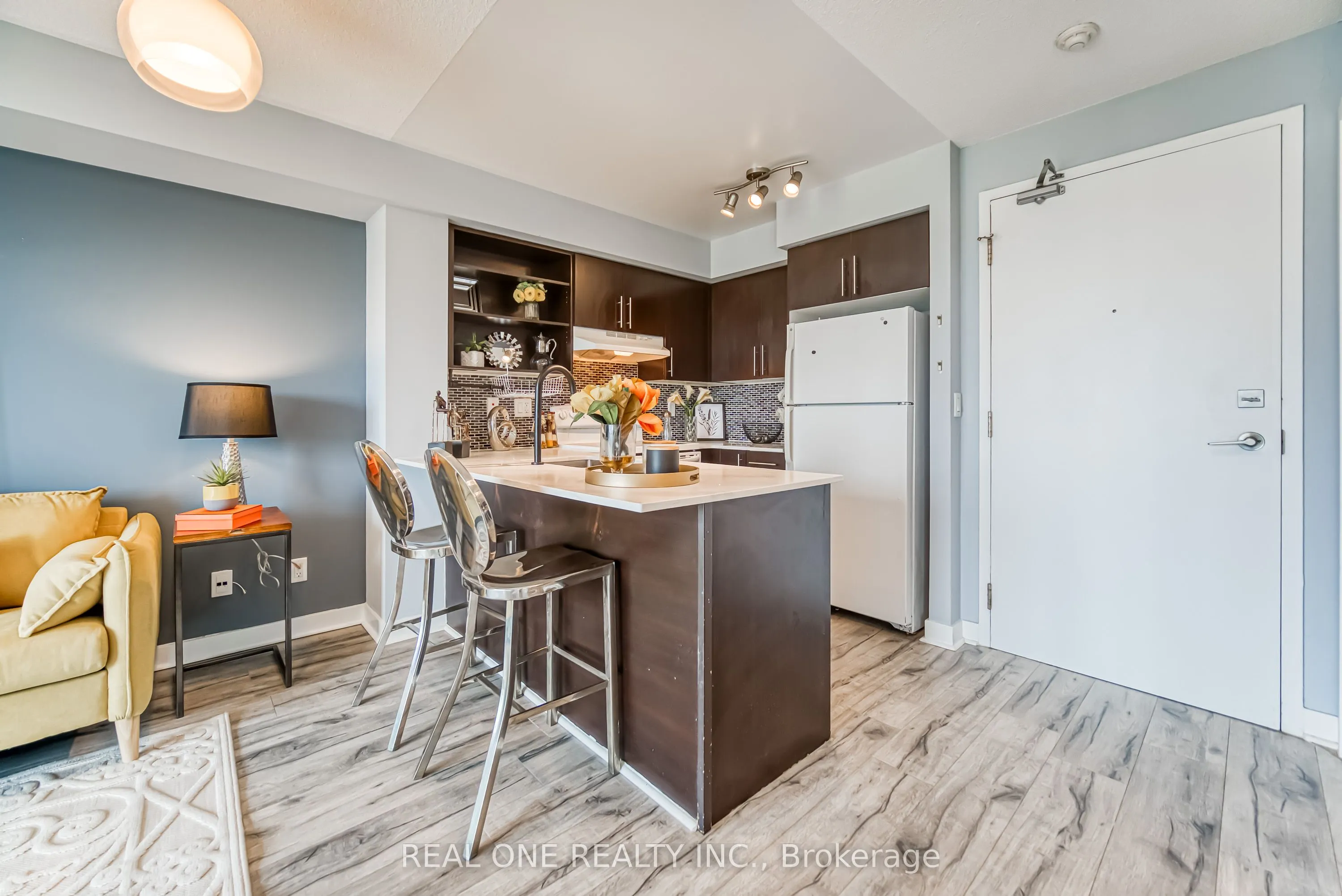 120 Dallimore Circle, #723