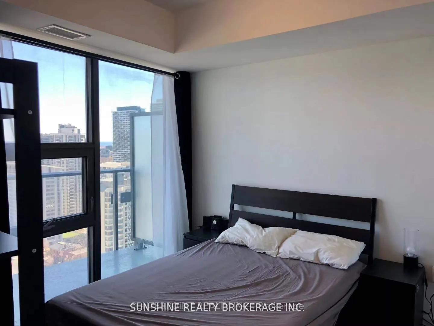 11 Wellesley Street W, #2113