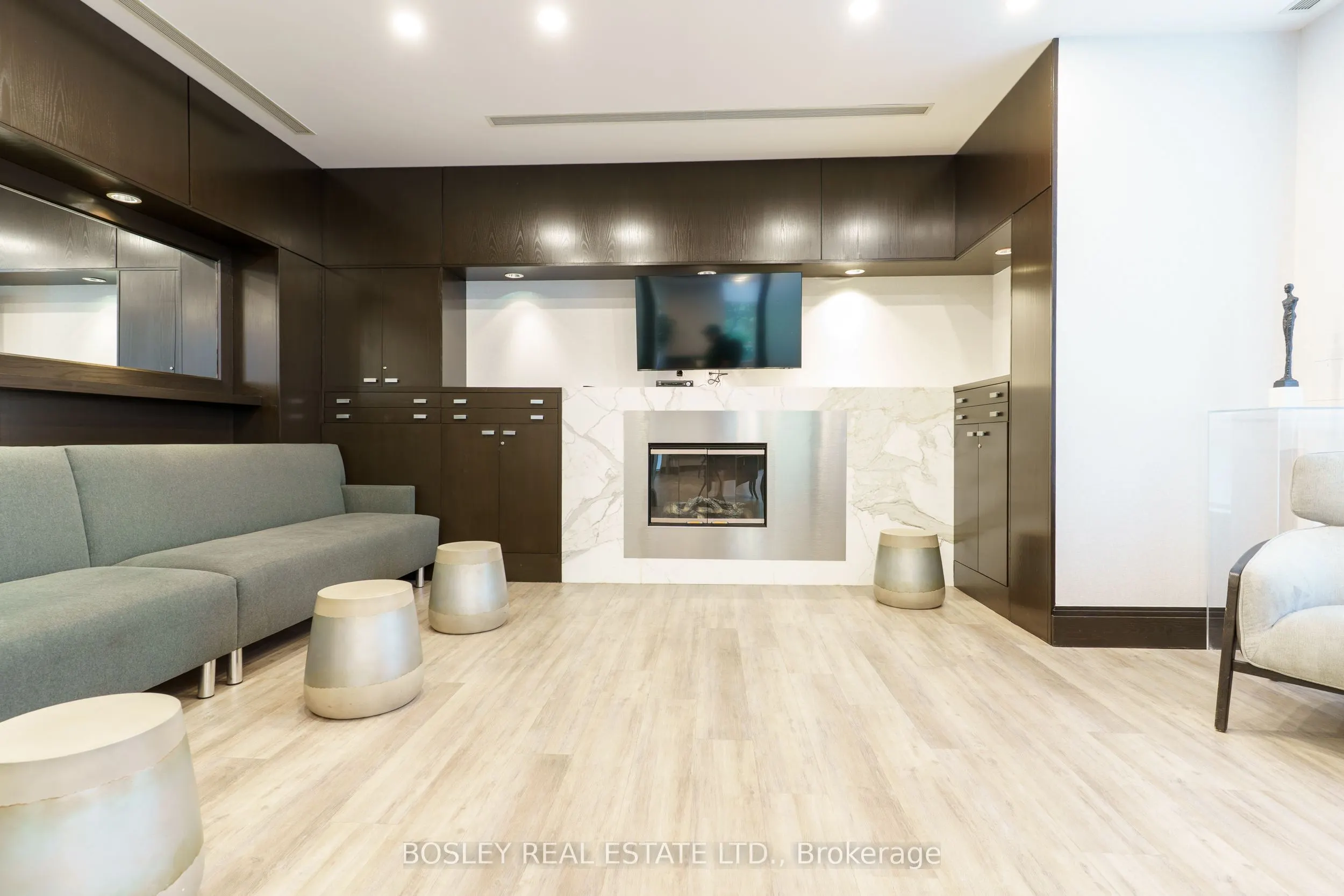 1105 Leslie Street, #801