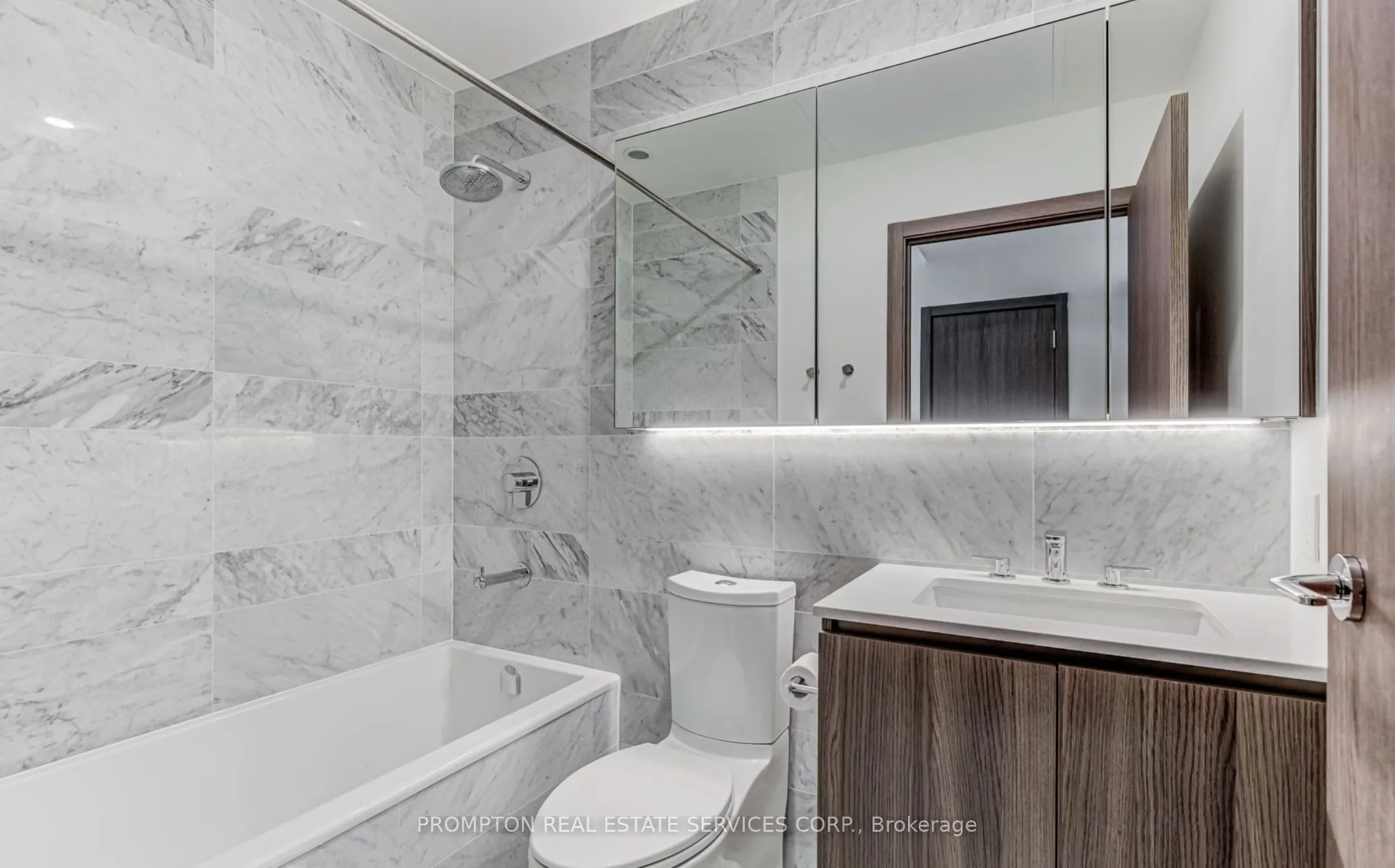 19 Bathurst Street, #3808