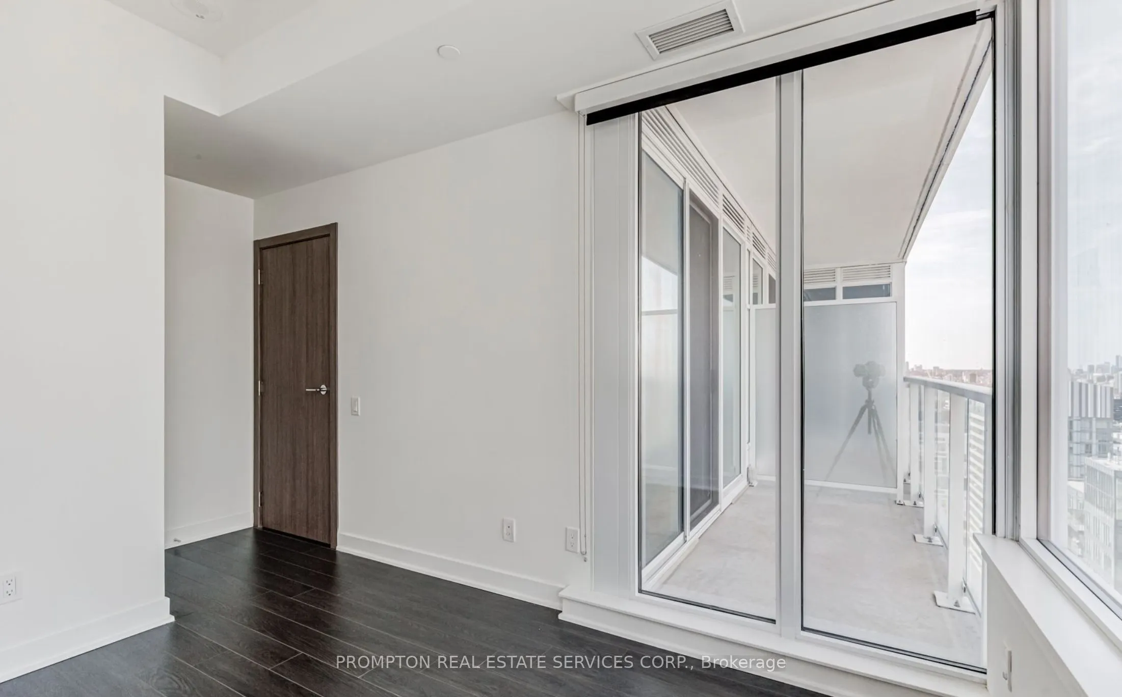 19 Bathurst Street, #3808