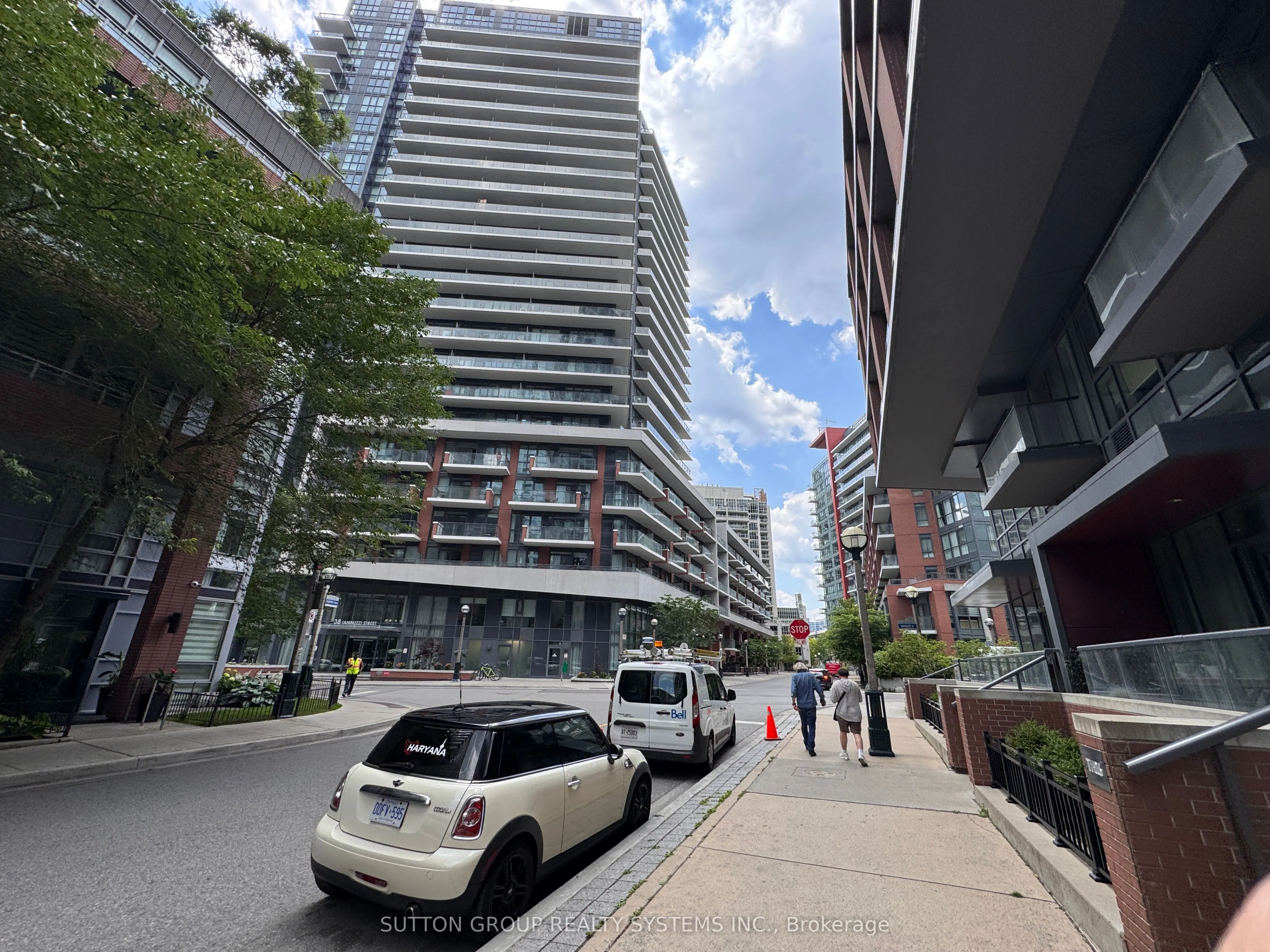 20 Bruyeres Mews, #2908