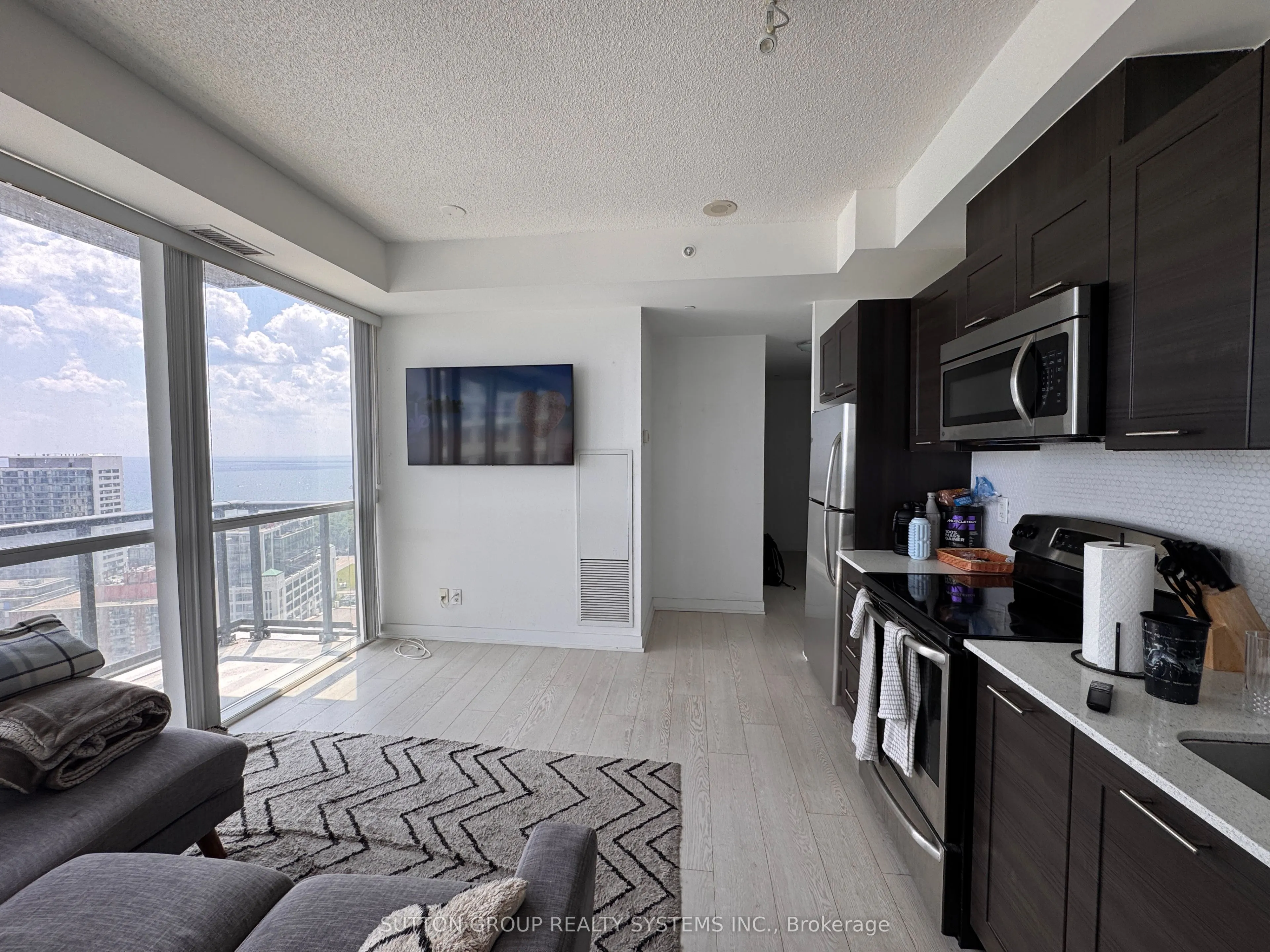 20 Bruyeres Mews, #2908