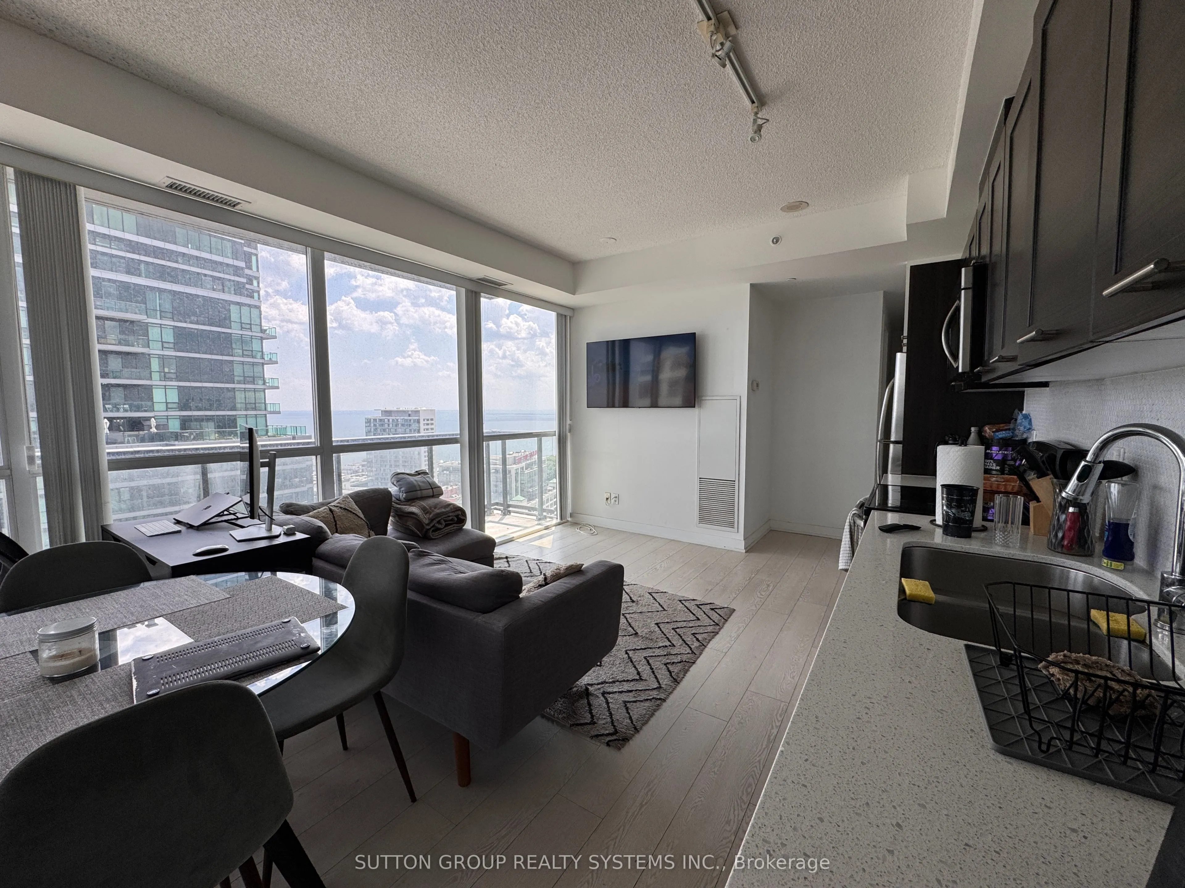 20 Bruyeres Mews, #2908