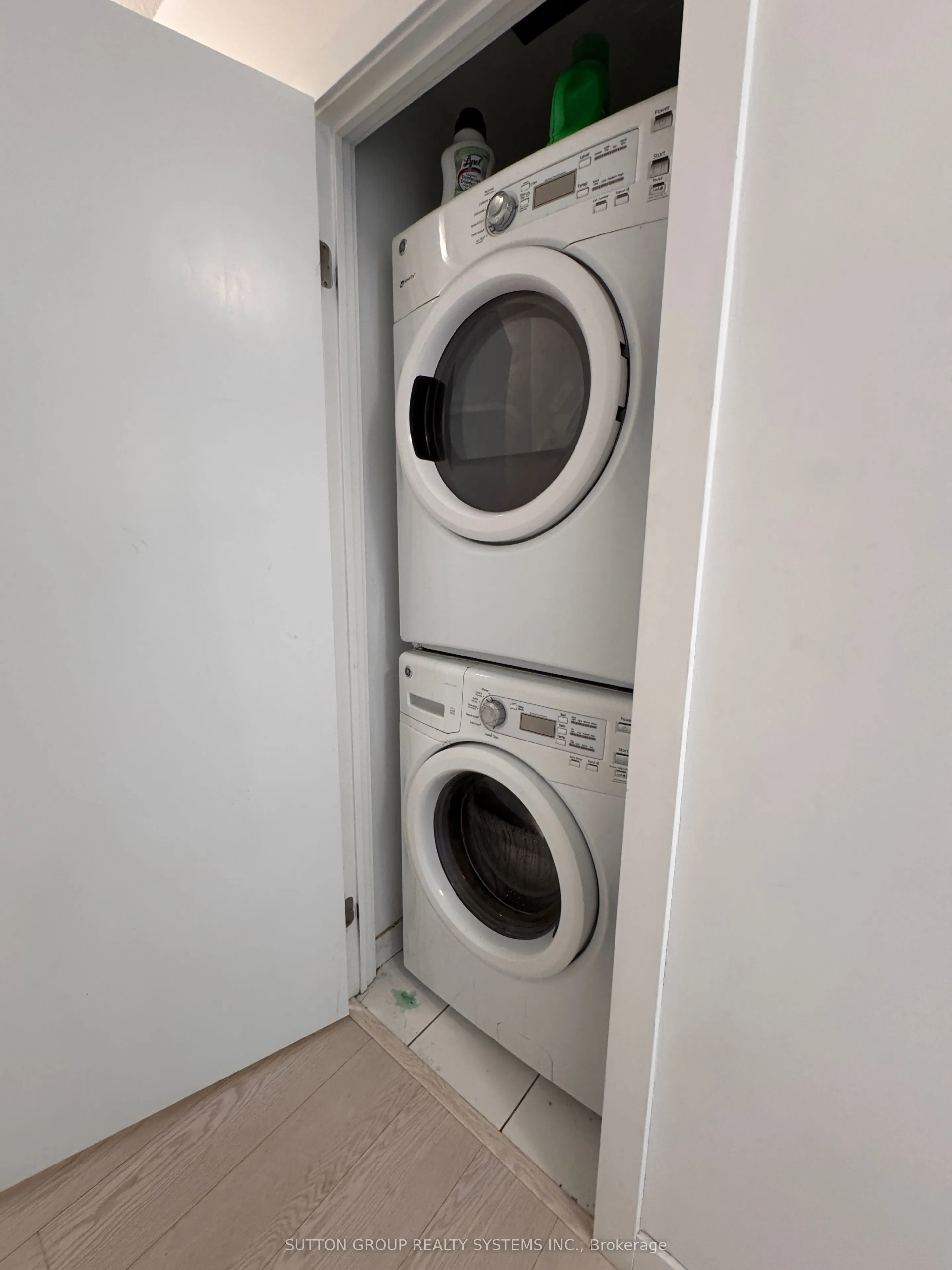 20 Bruyeres Mews, #2908