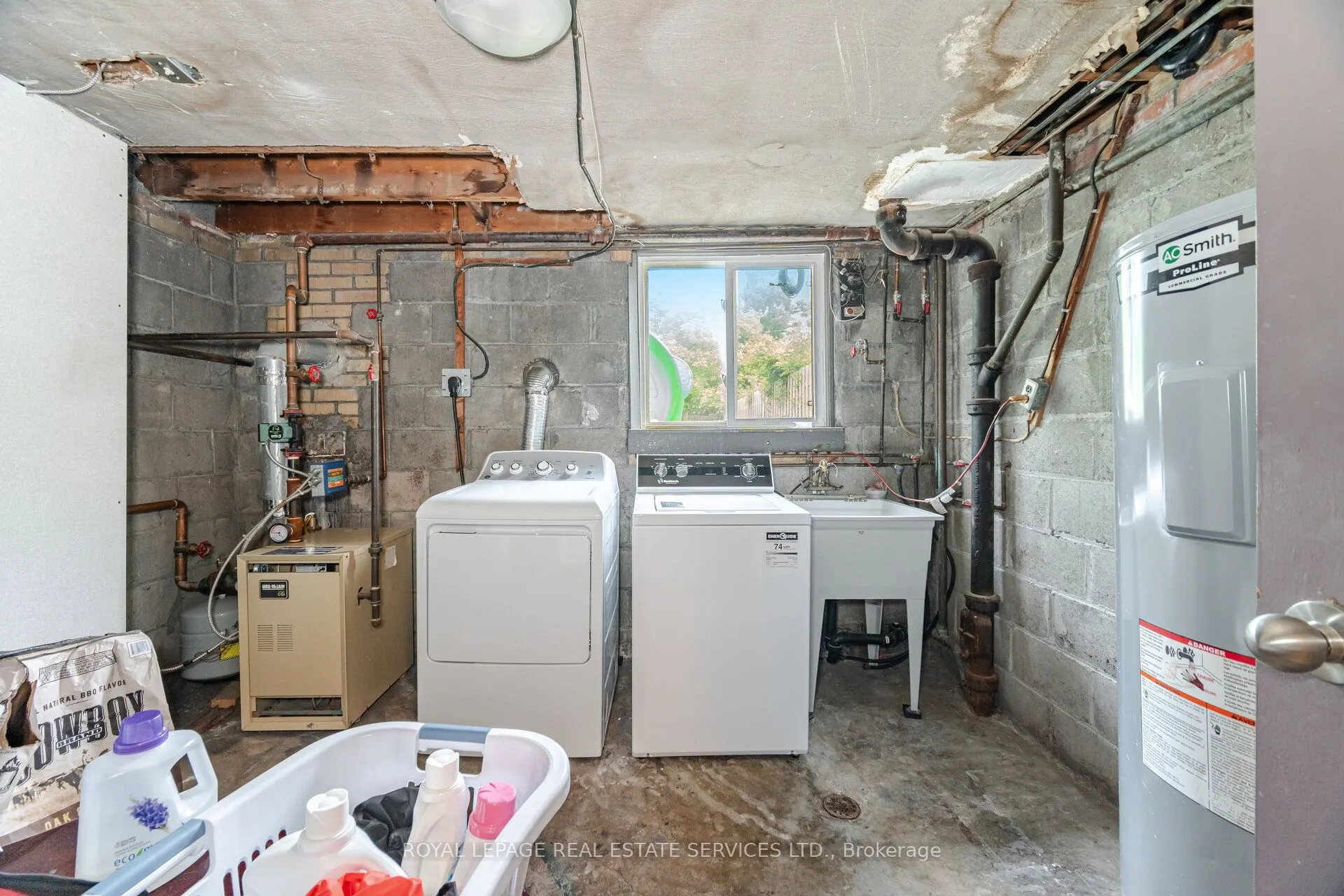 475 Winona Drive, #3 Upper