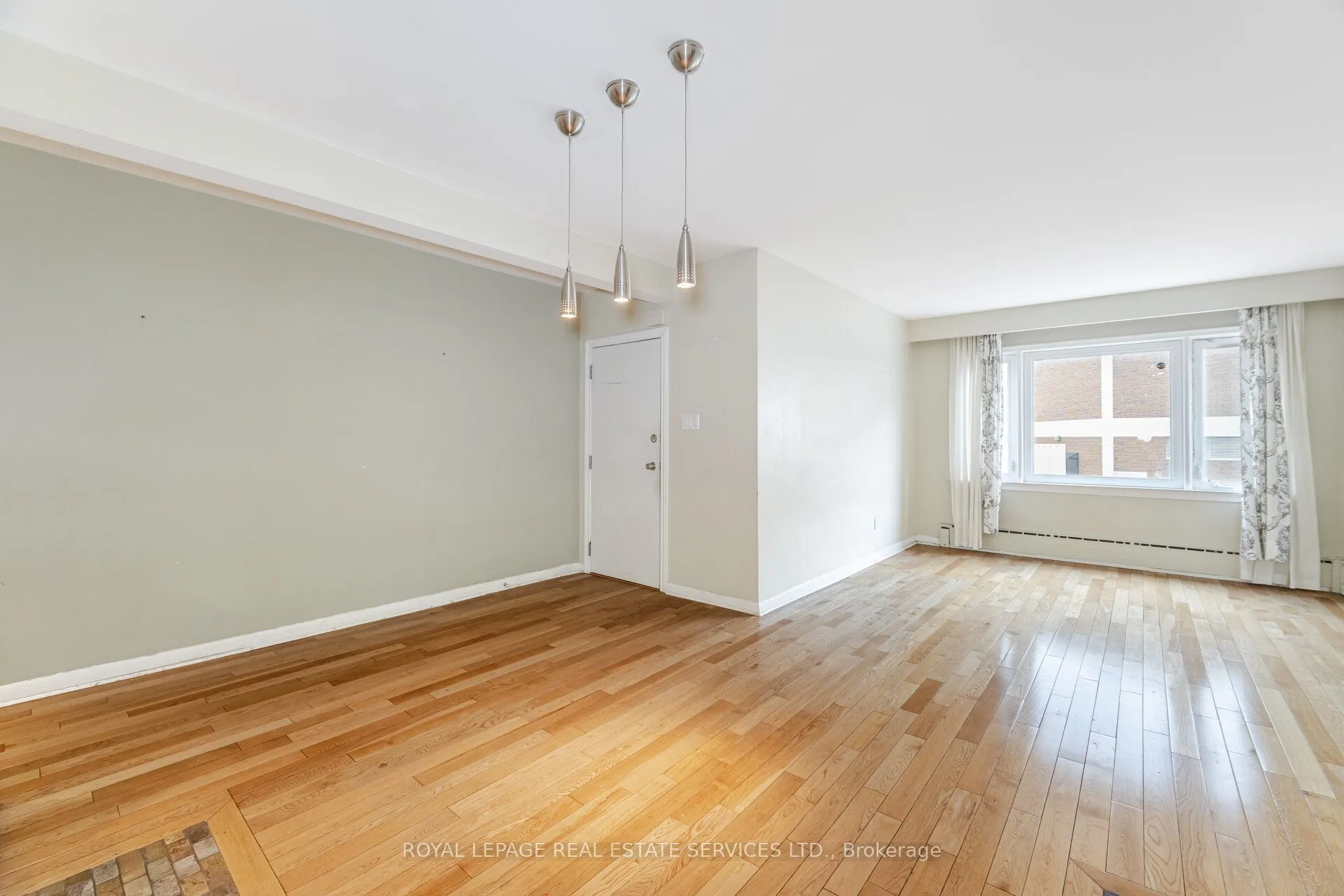 475 Winona Drive, #3 Upper
