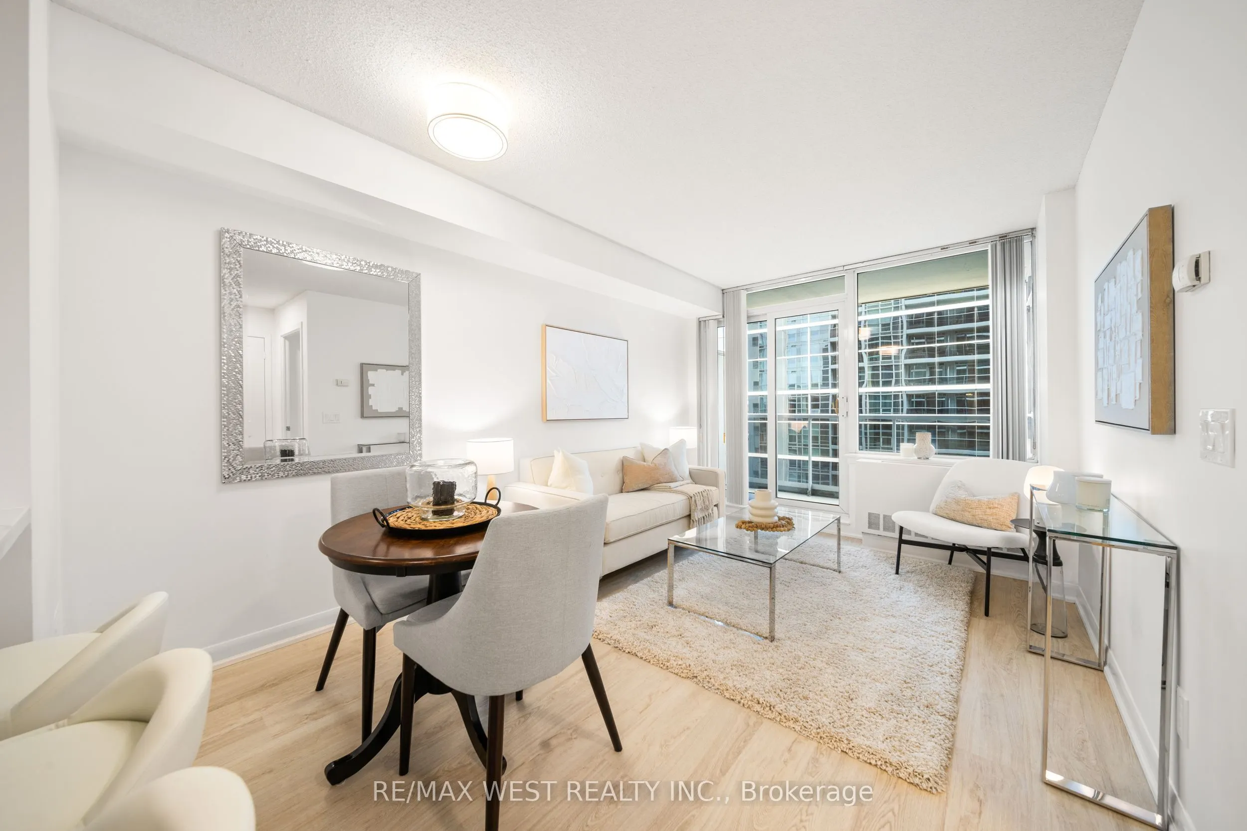4978 Yonge Street, #1912