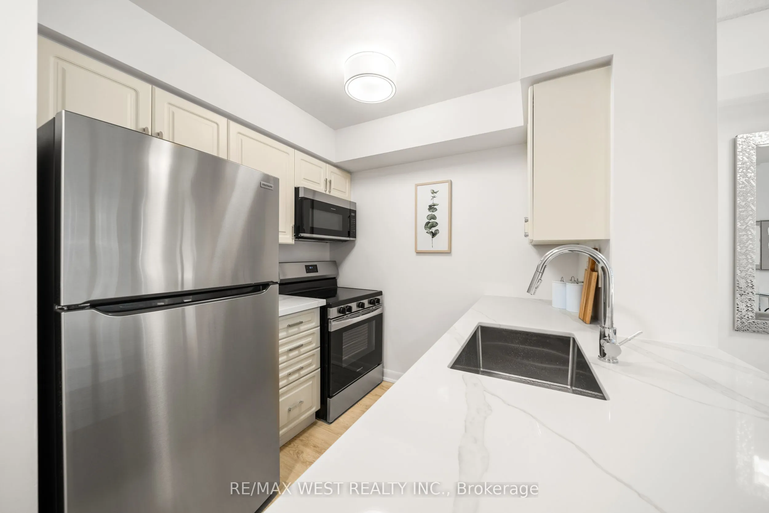 4978 Yonge Street, #1912