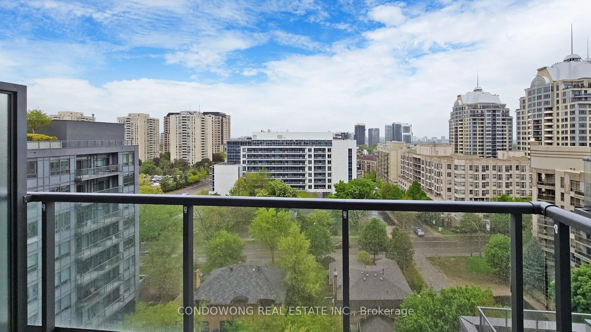7 Kenaston Gardens, #904