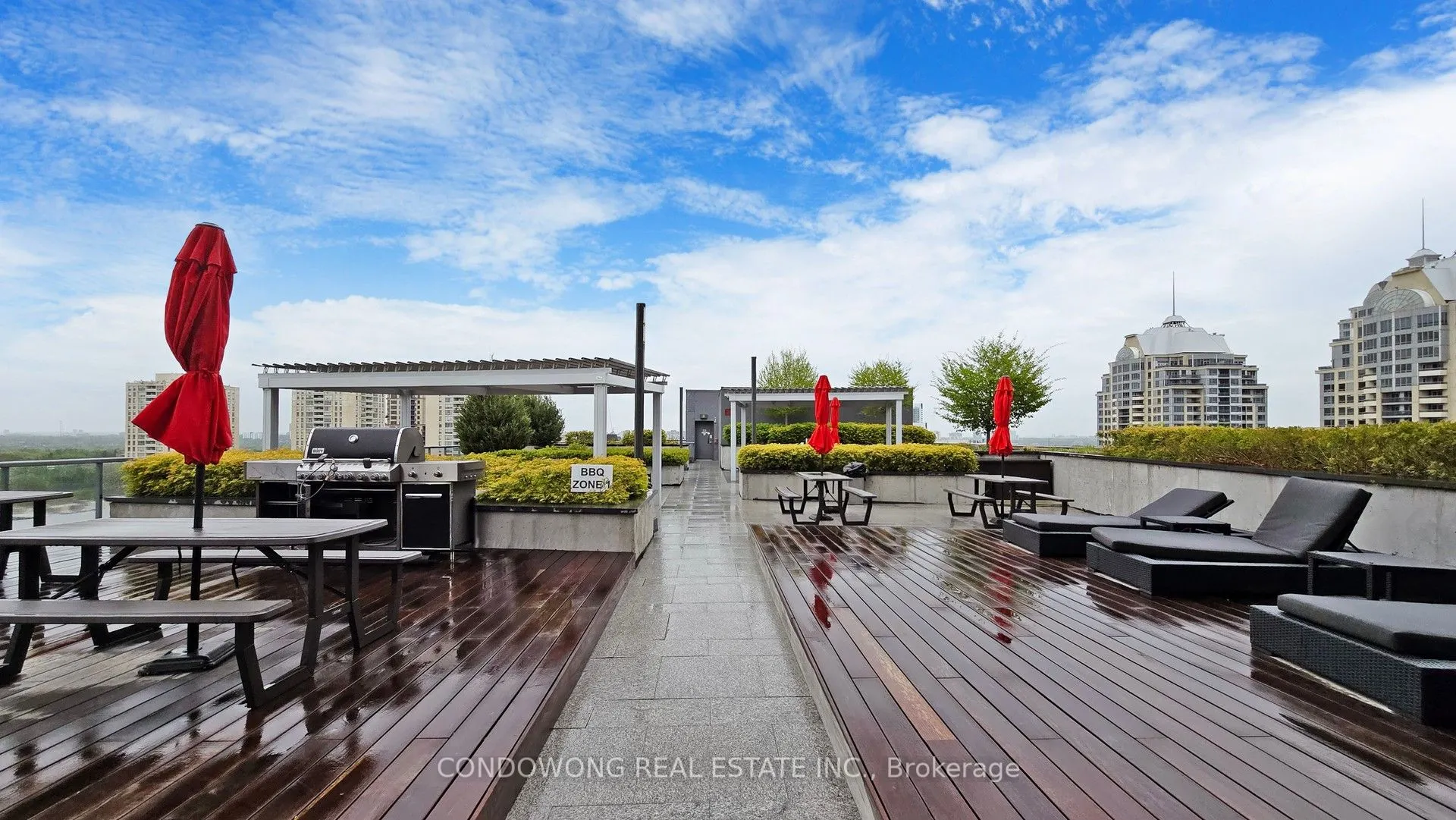 7 Kenaston Gardens, #904